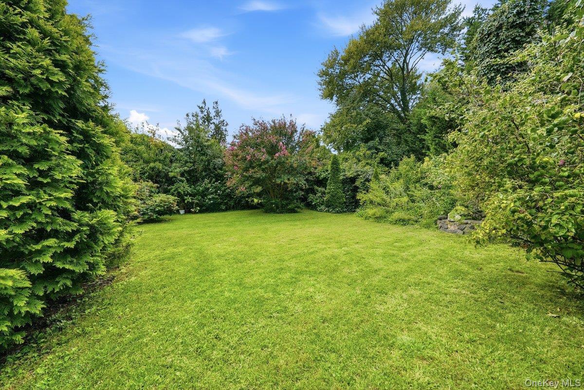 Single Family Whitman Road  Westchester County, NY 10710, MLS-1050087-22