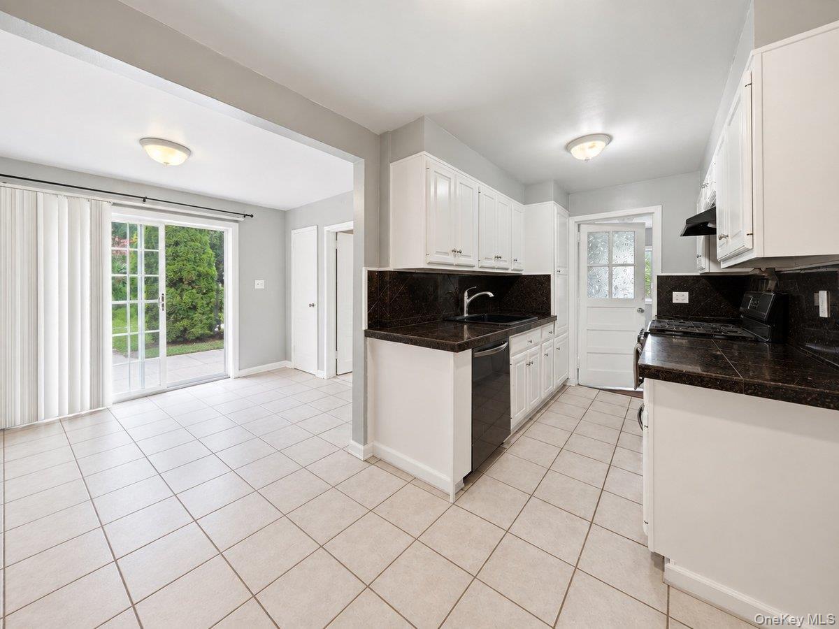 Single Family Whitman Road  Westchester County, NY 10710, MLS-1050087-5