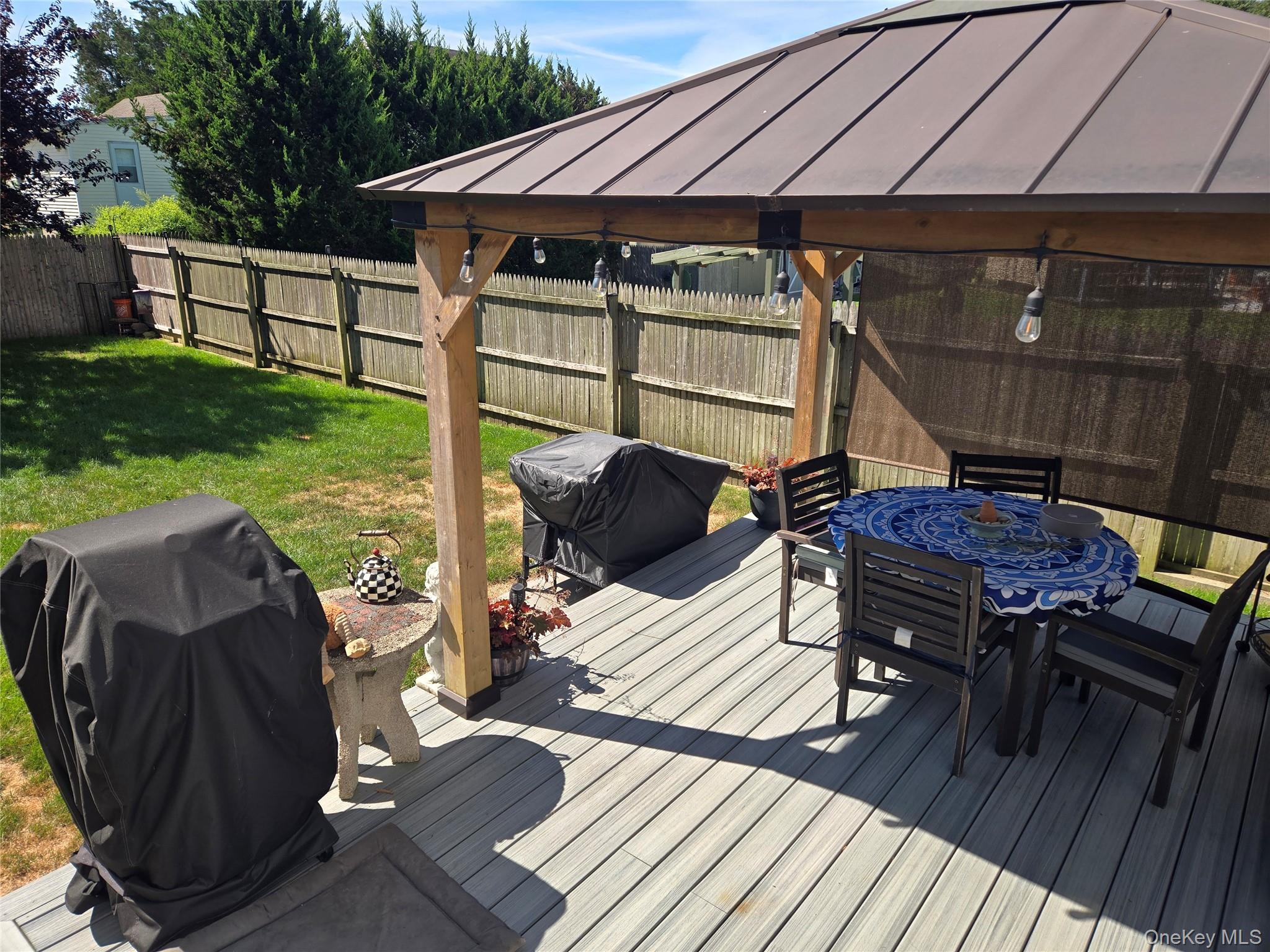 Single Family Trafalgar Drive  Suffolk County, NY 11967, MLS-1050091-27