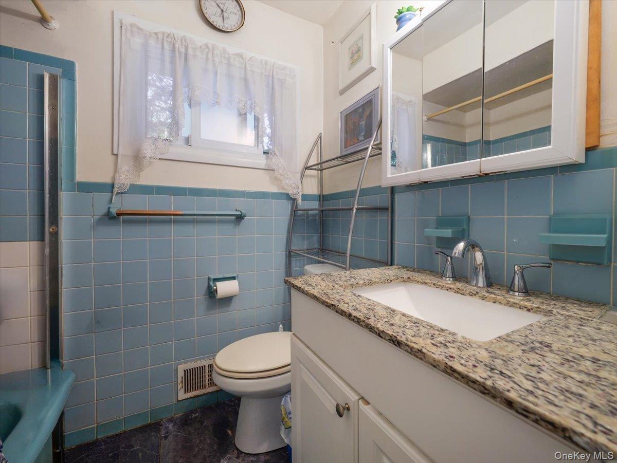 Single Family Byron Street Rockland County, NY 10956, MLS-1050094-18