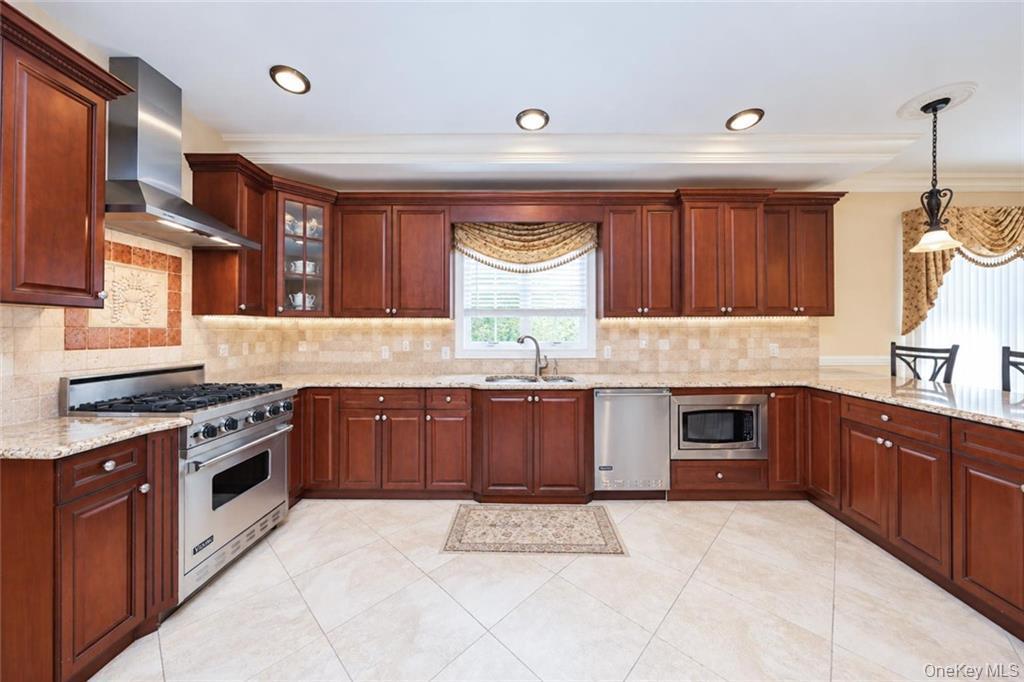 Single Family Eleanor Street Staten Island, NY 10306, MLS-1050111-10