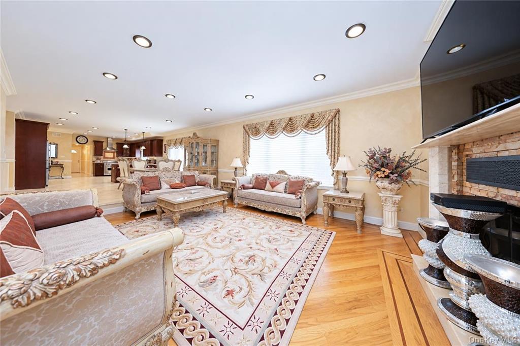 Single Family Eleanor Street Staten Island, NY 10306, MLS-1050111-13