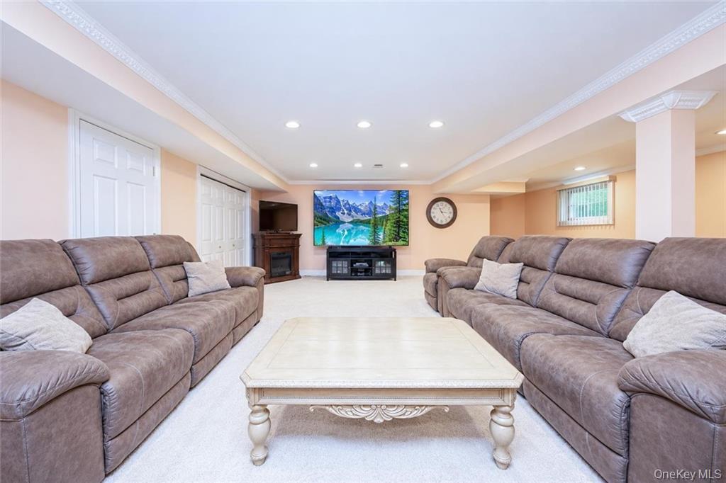 Single Family Eleanor Street Staten Island, NY 10306, MLS-1050111-16
