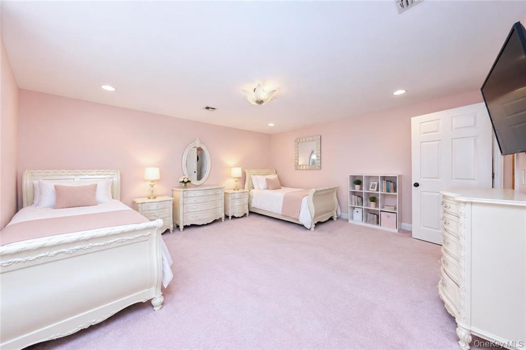 Single Family Eleanor Street Staten Island, NY 10306, MLS-1050111-17