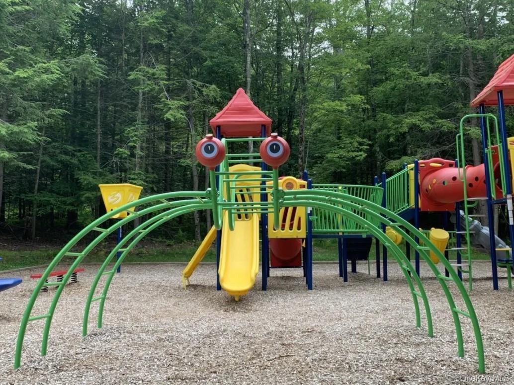 Single Family Peter Way  Sullivan County, NY 12751, MLS-1050124-35