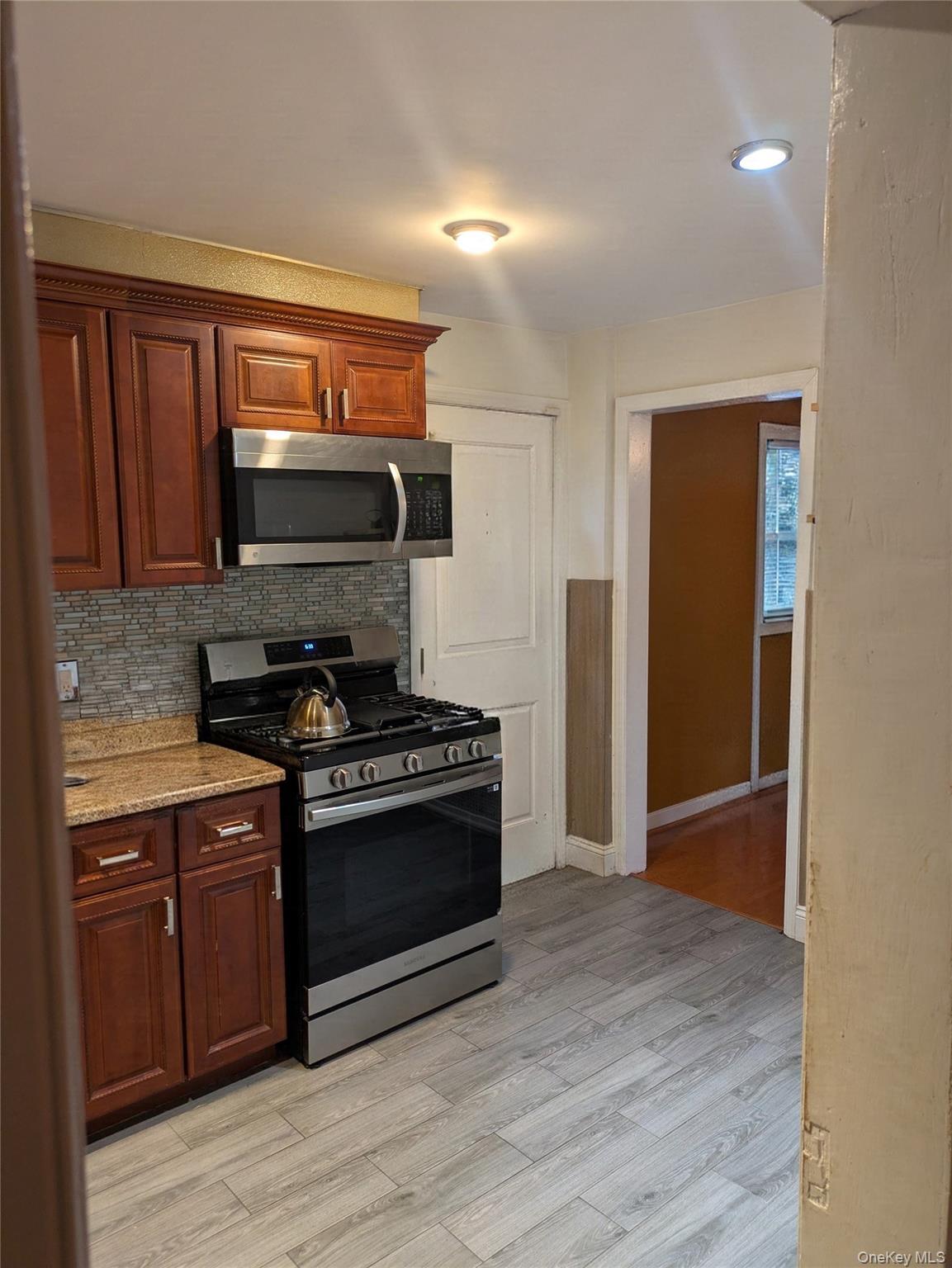 Single Family Larboard Court Nassau County, NY 11553, MLS-1050128-11