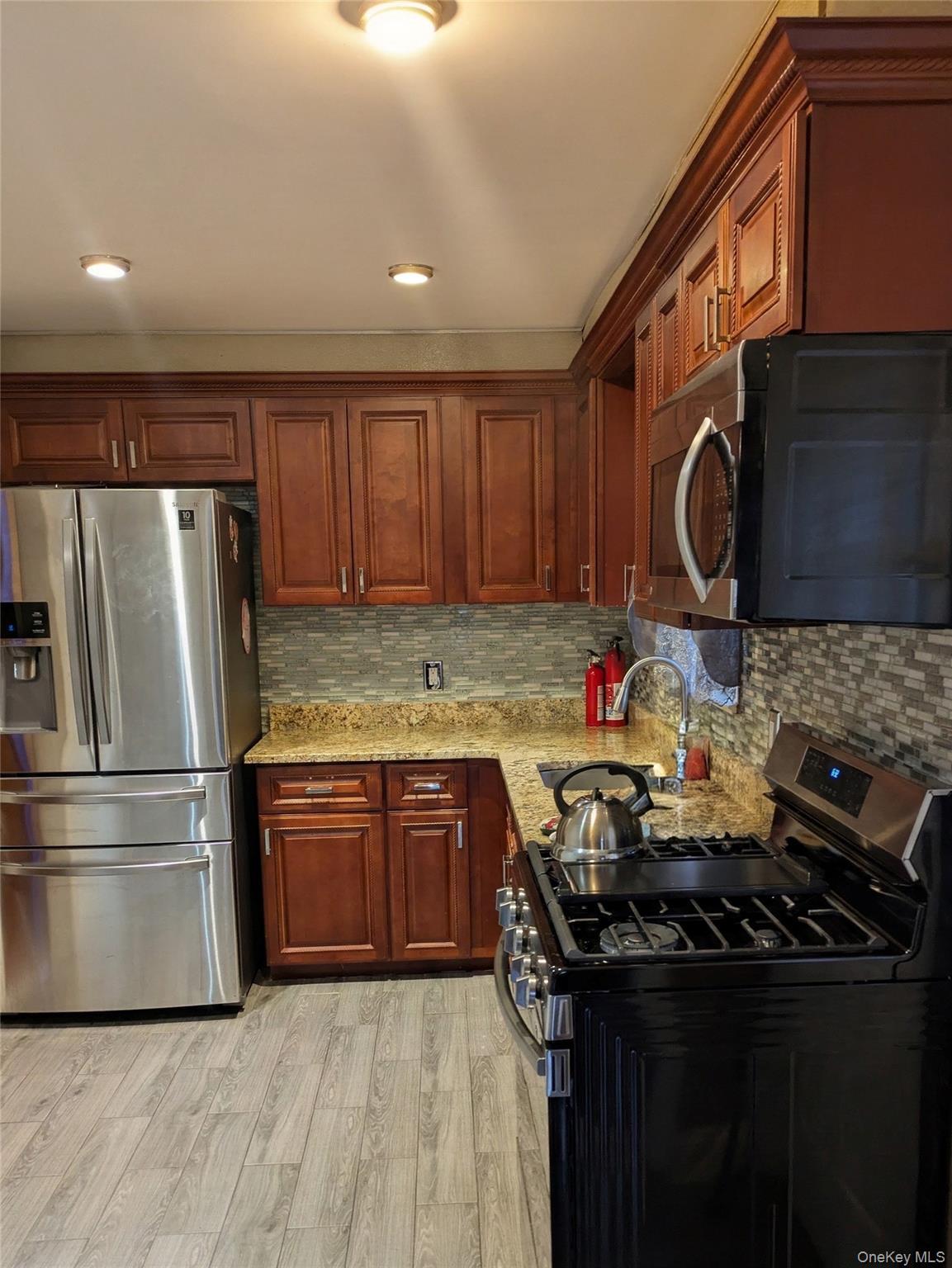 Single Family Larboard Court Nassau County, NY 11553, MLS-1050128-12
