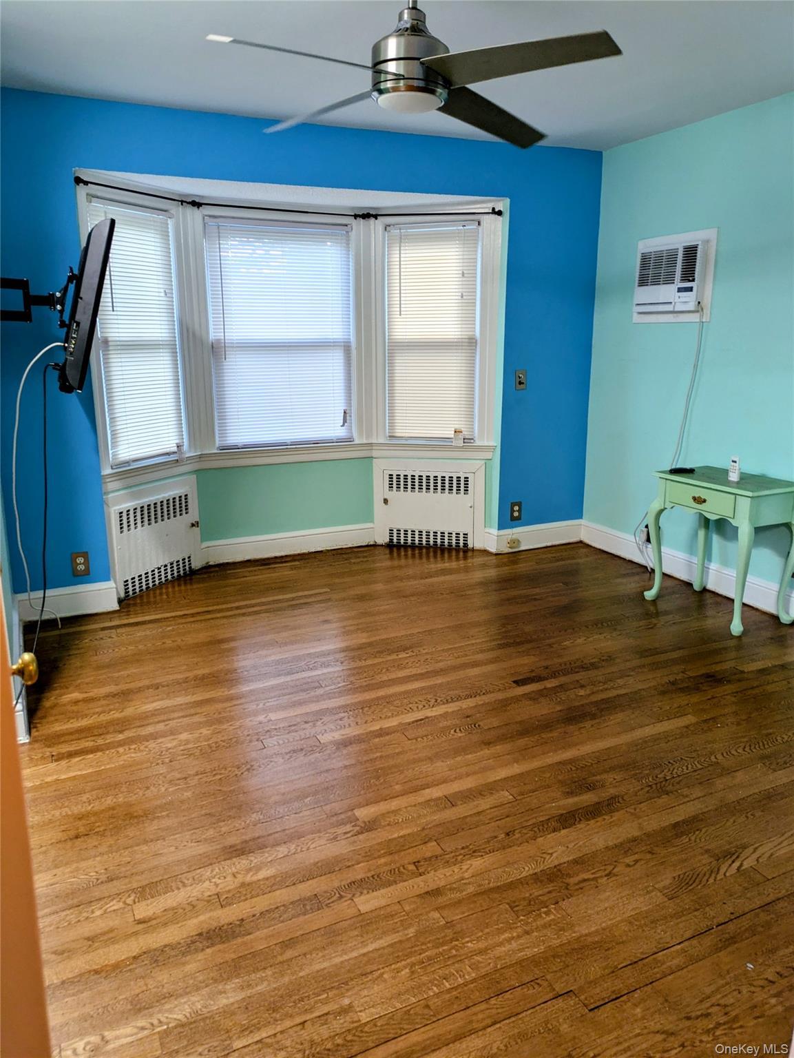 Single Family Larboard Court Nassau County, NY 11553, MLS-1050128-13