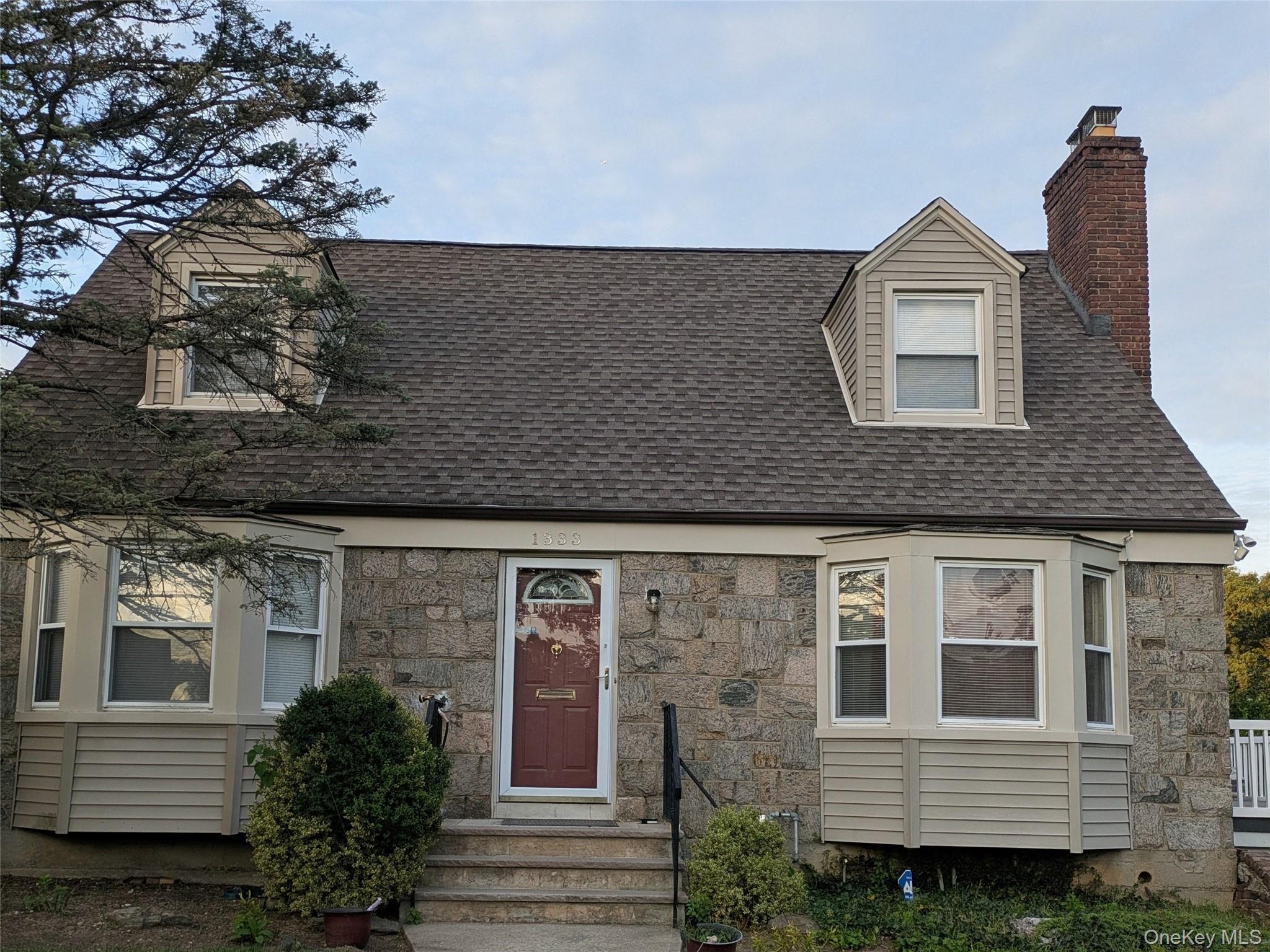 Single Family Larboard Court Nassau County, NY 11553, MLS-1050128-3