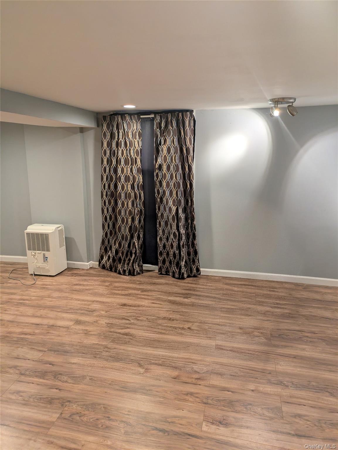 Single Family Larboard Court Nassau County, NY 11553, MLS-1050128-9