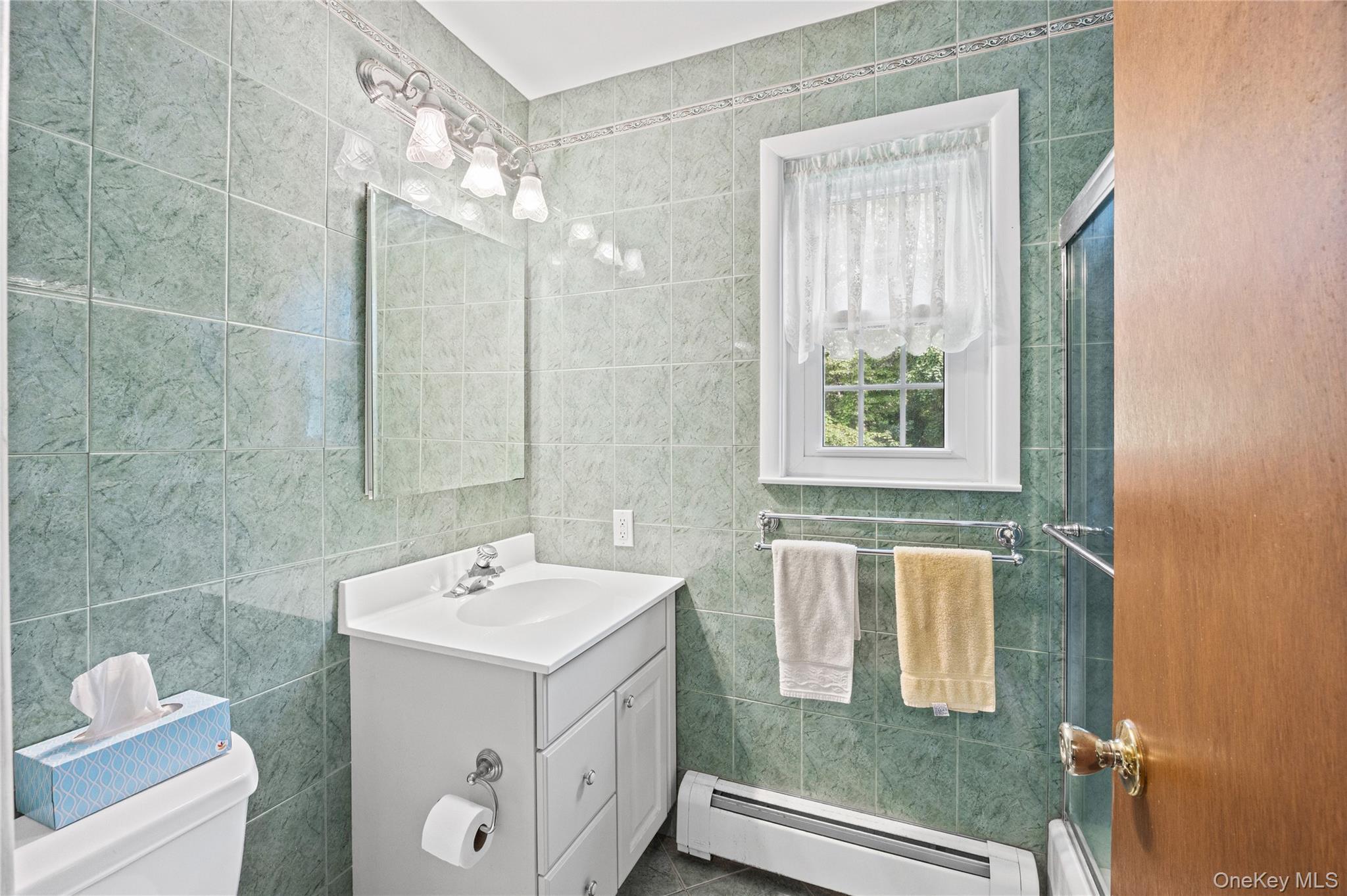 Single Family Peterborough Drive  Suffolk County, NY 11768, MLS-1050139-21
