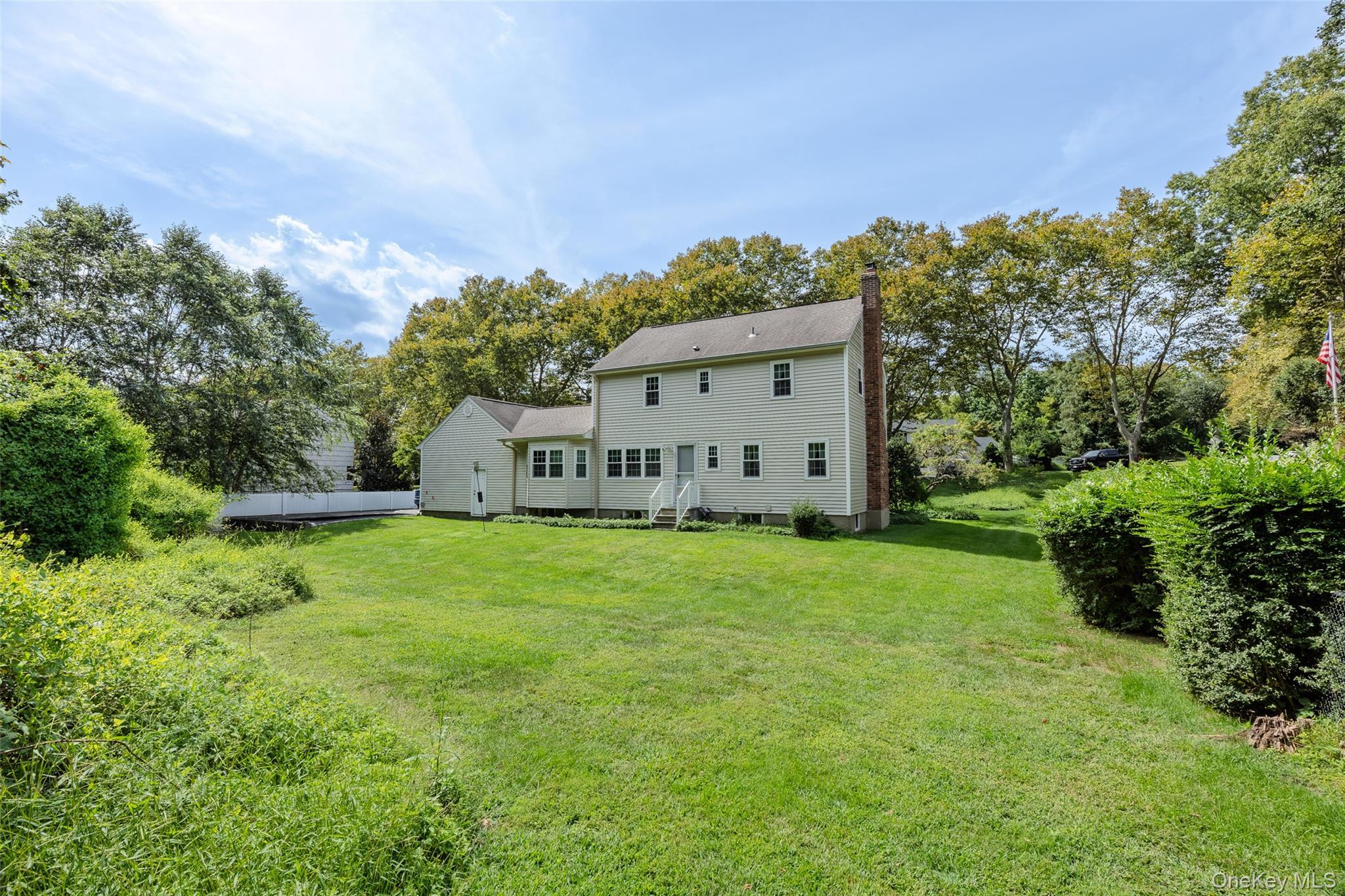 Single Family Peterborough Drive  Suffolk County, NY 11768, MLS-1050139-3