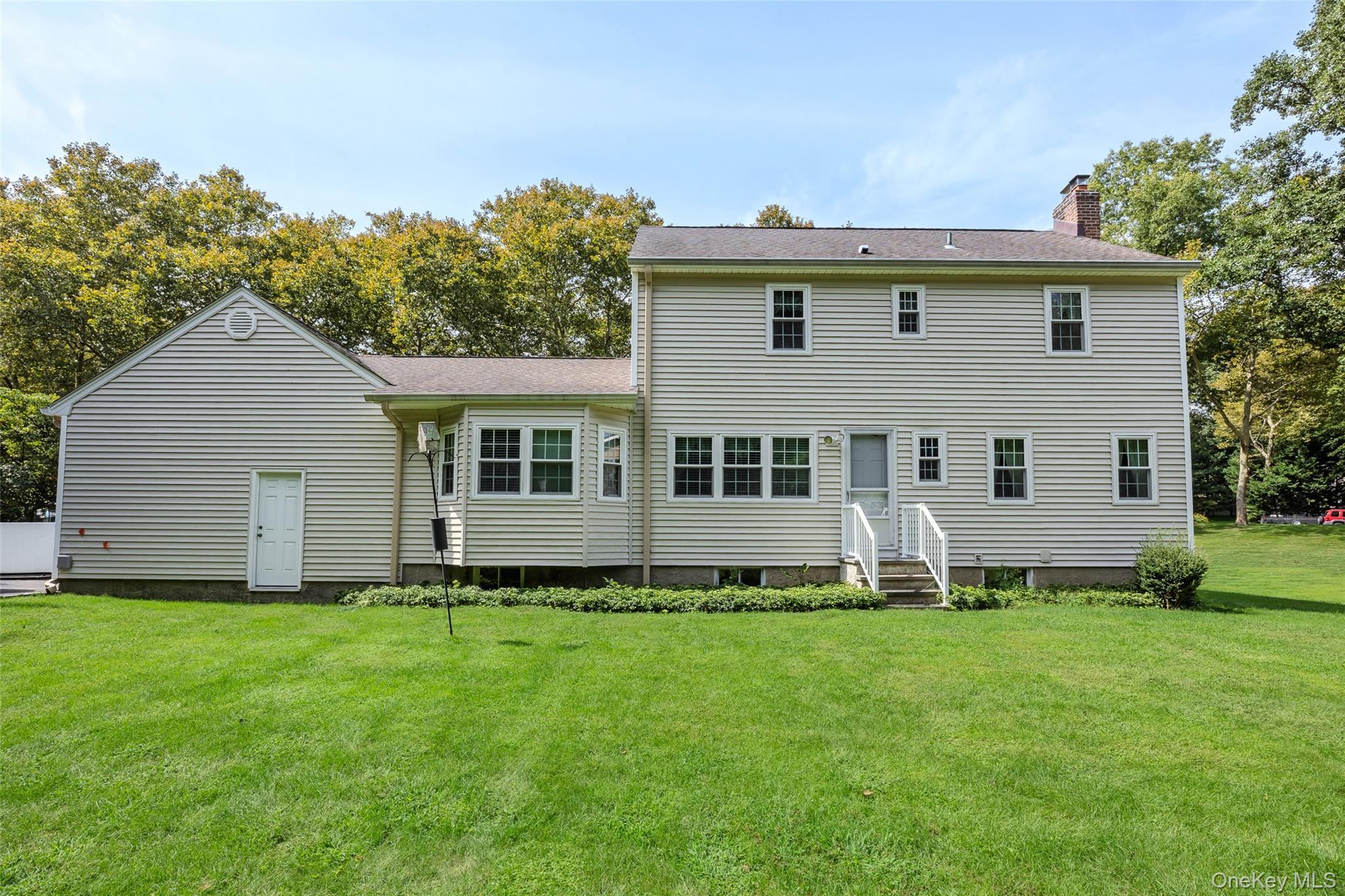 Single Family Peterborough Drive  Suffolk County, NY 11768, MLS-1050139-4