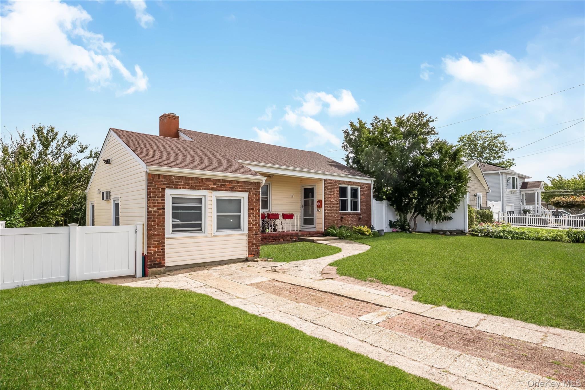 Single Family Rainbow Lane Suffolk County, NY 11757, MLS-1050146-2