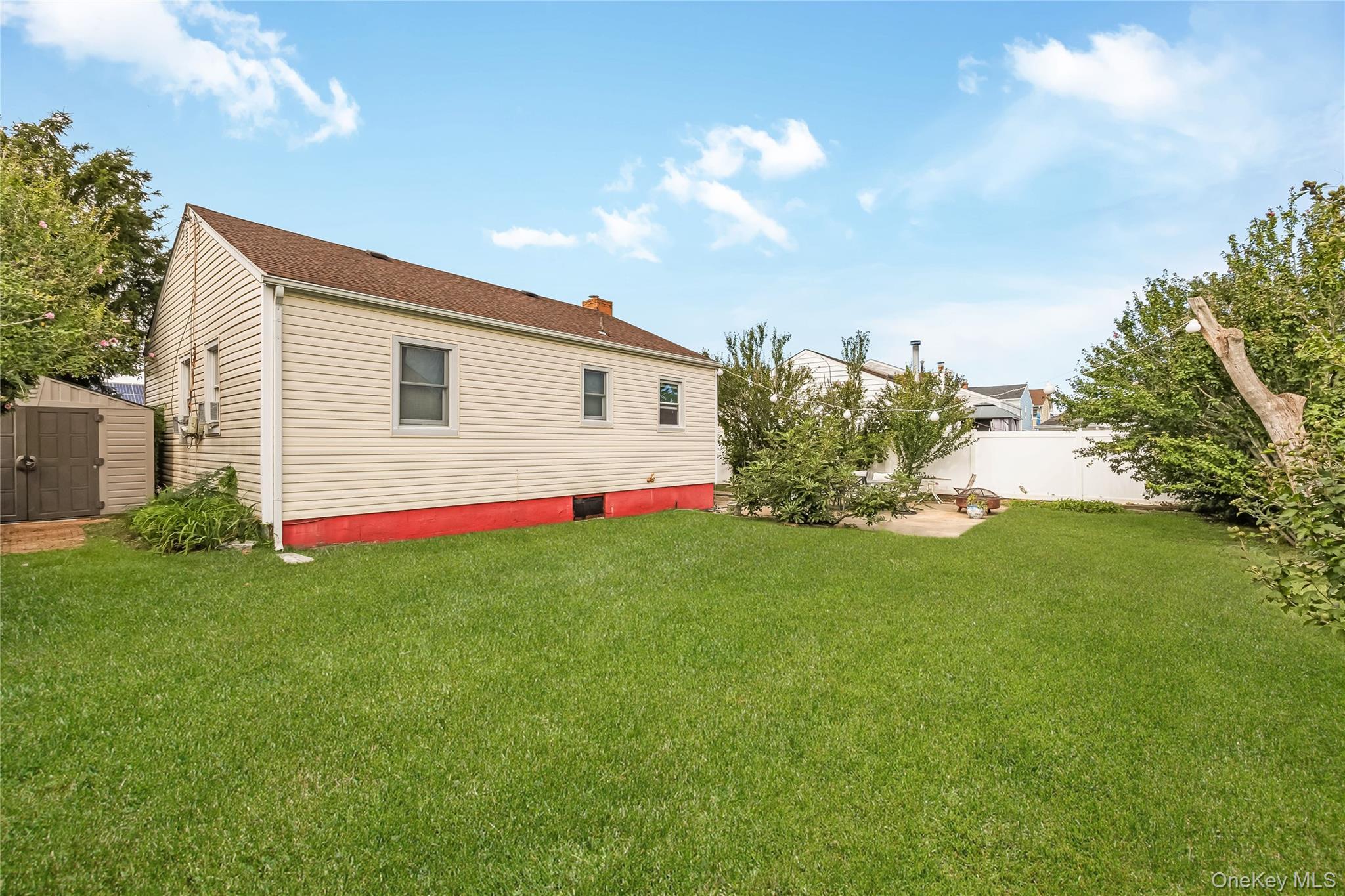 Single Family Rainbow Lane Suffolk County, NY 11757, MLS-1050146-8