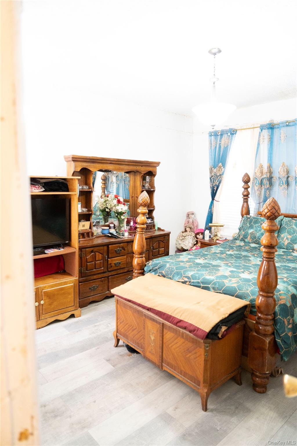 Single Family Fteley Avenue Bronx, NY 10472, MLS-1050160-10