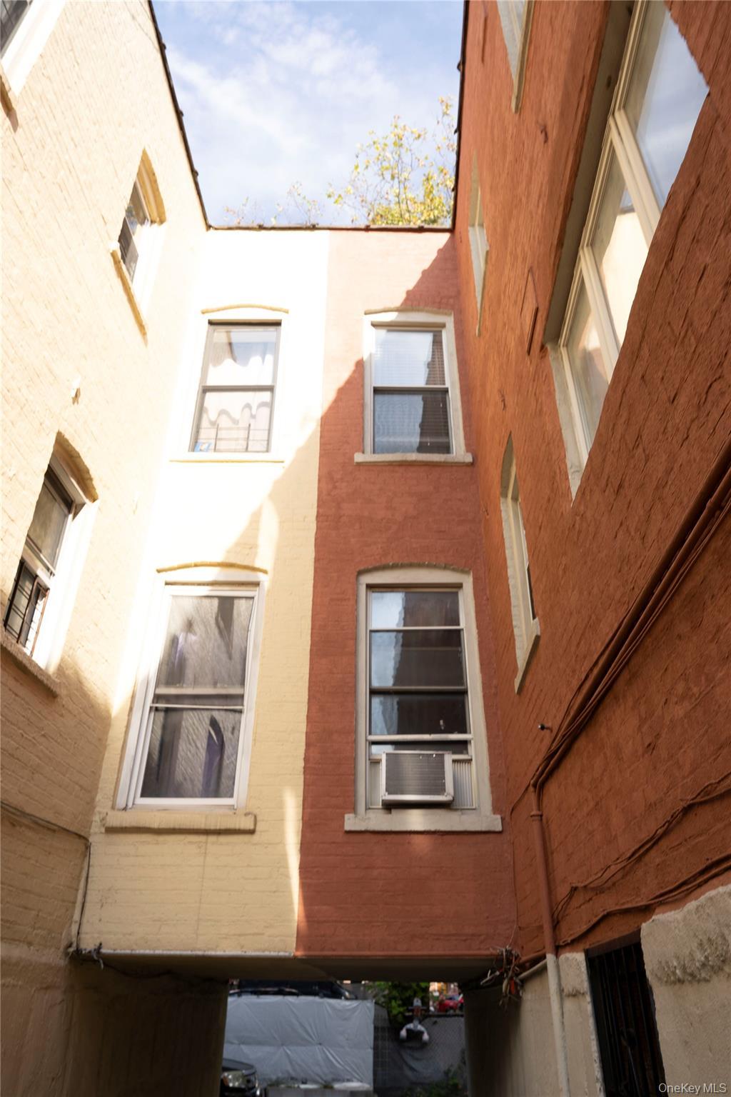 Single Family Fteley Avenue Bronx, NY 10472, MLS-1050160-4