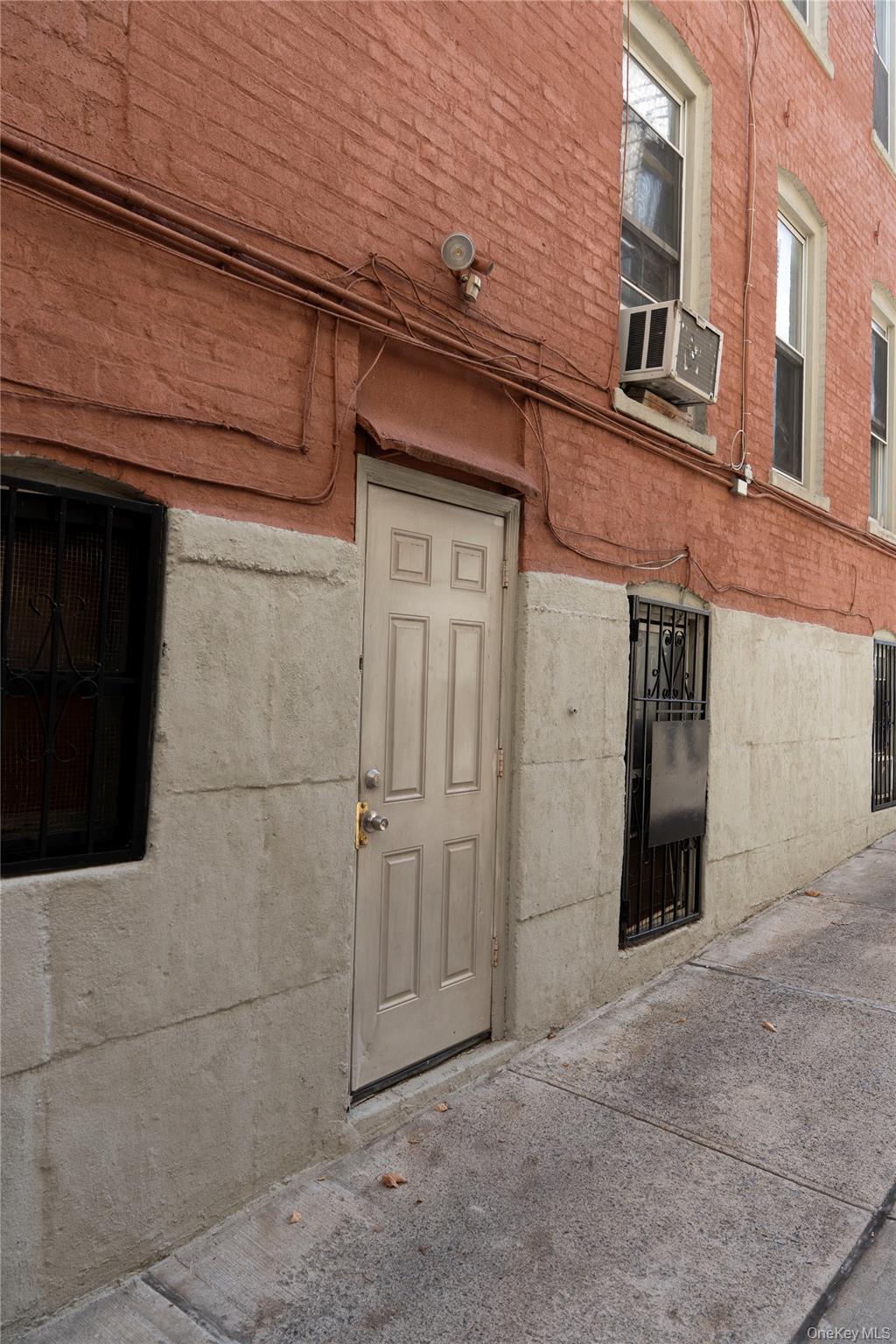 Single Family Fteley Avenue Bronx, NY 10472, MLS-1050160-5