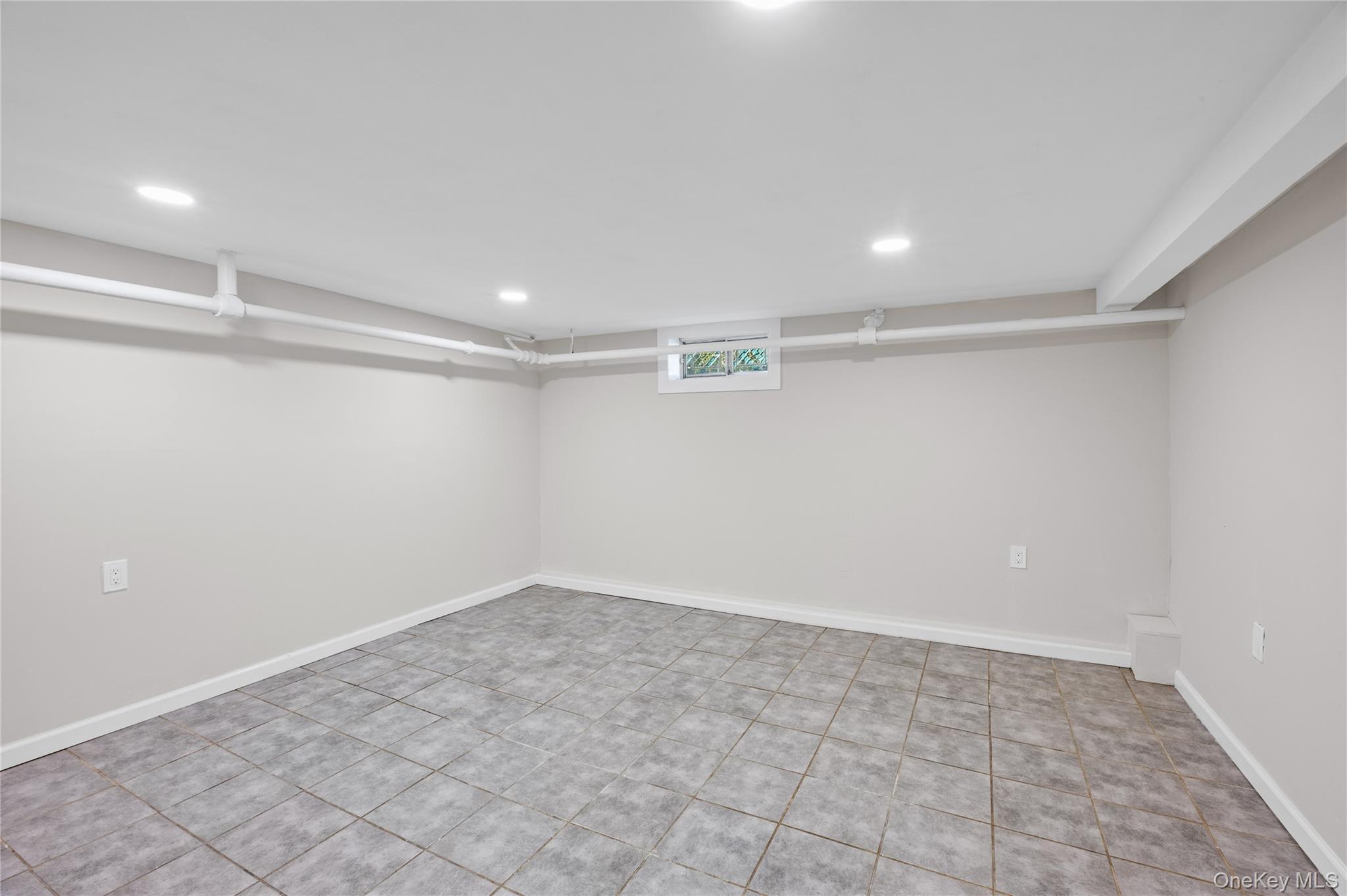 Single Family Carleton Place Nassau County, NY 11510, MLS-1050179-27
