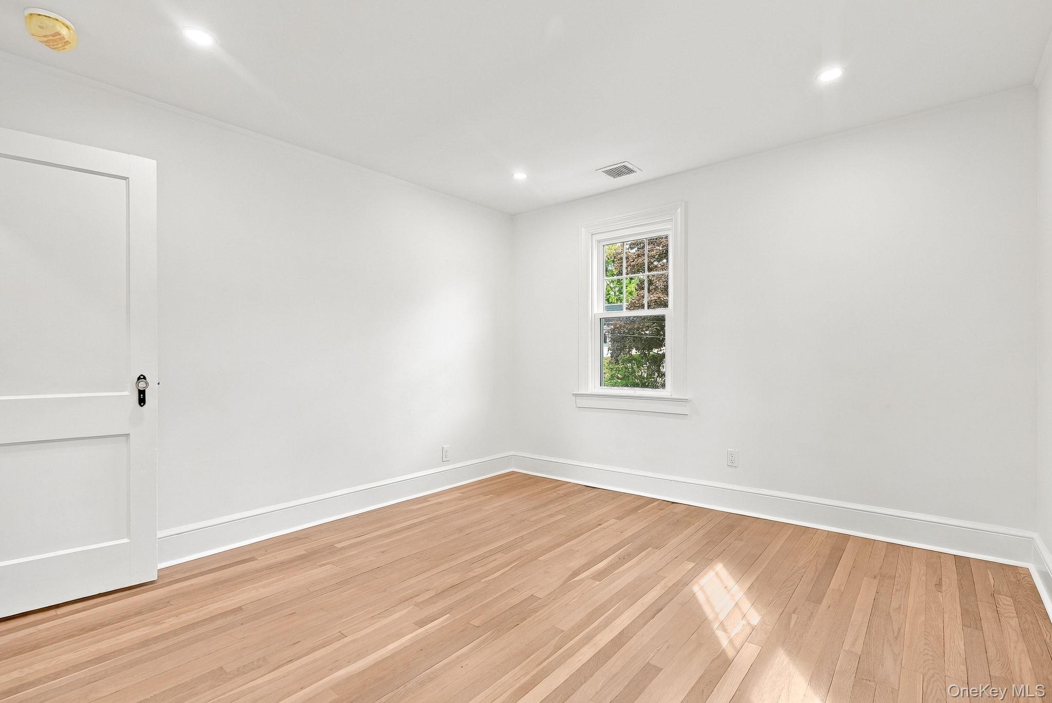 Single Family Robert Avenue Westchester County, NY 10573, MLS-1050182-26