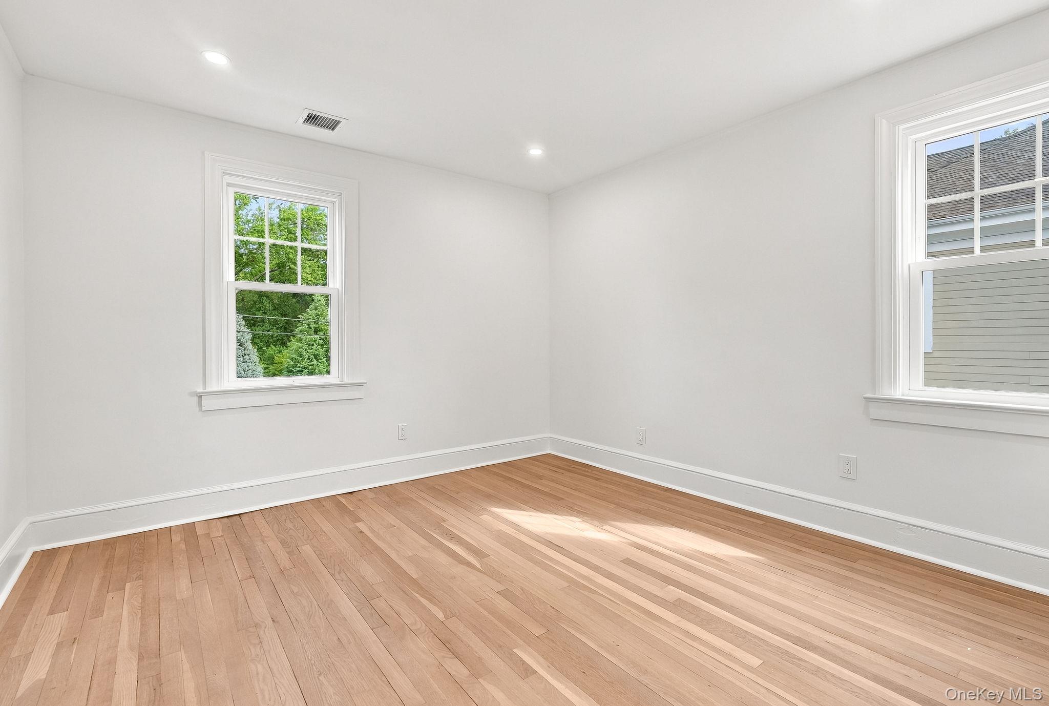 Single Family Robert Avenue Westchester County, NY 10573, MLS-1050182-27