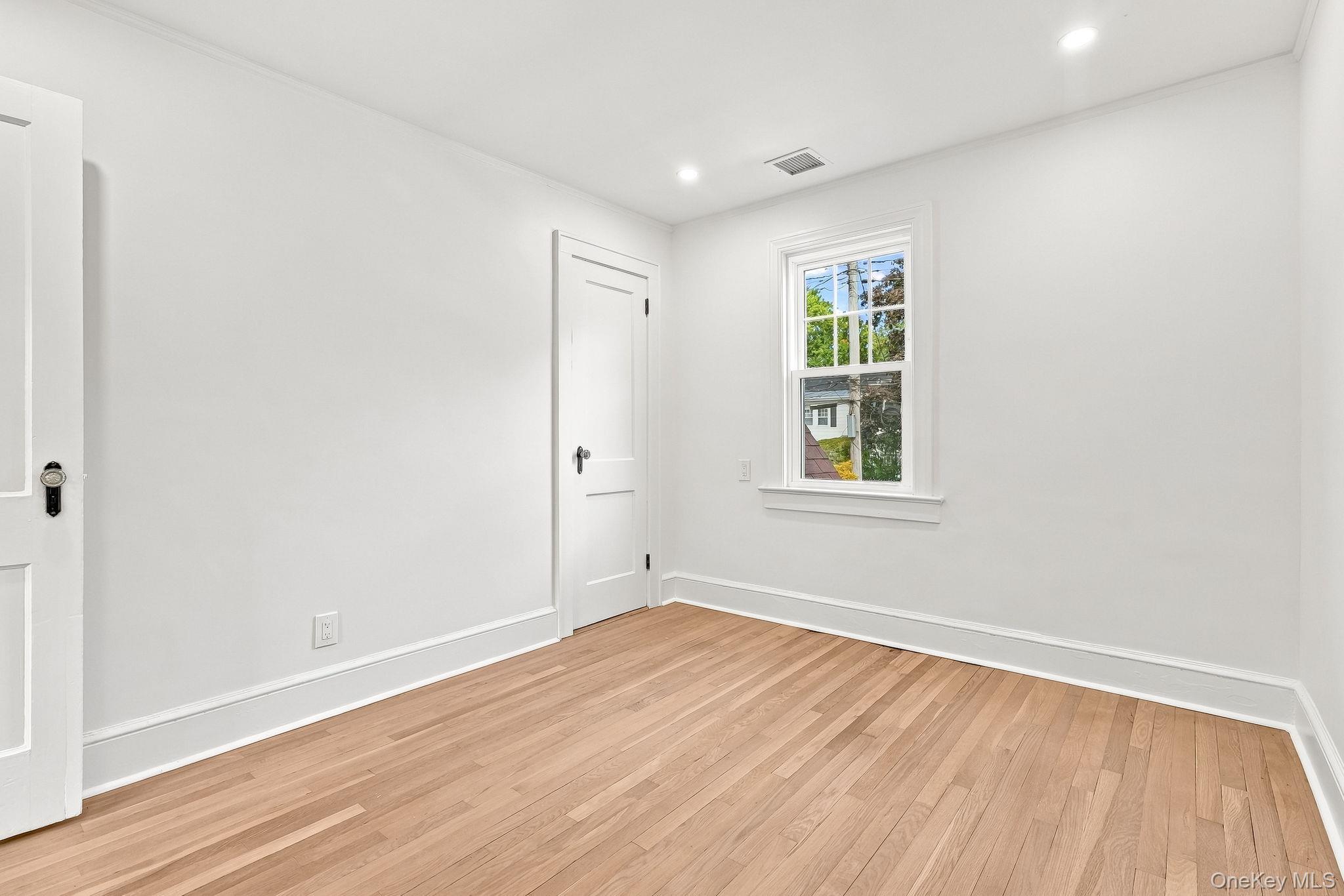 Single Family Robert Avenue Westchester County, NY 10573, MLS-1050182-30