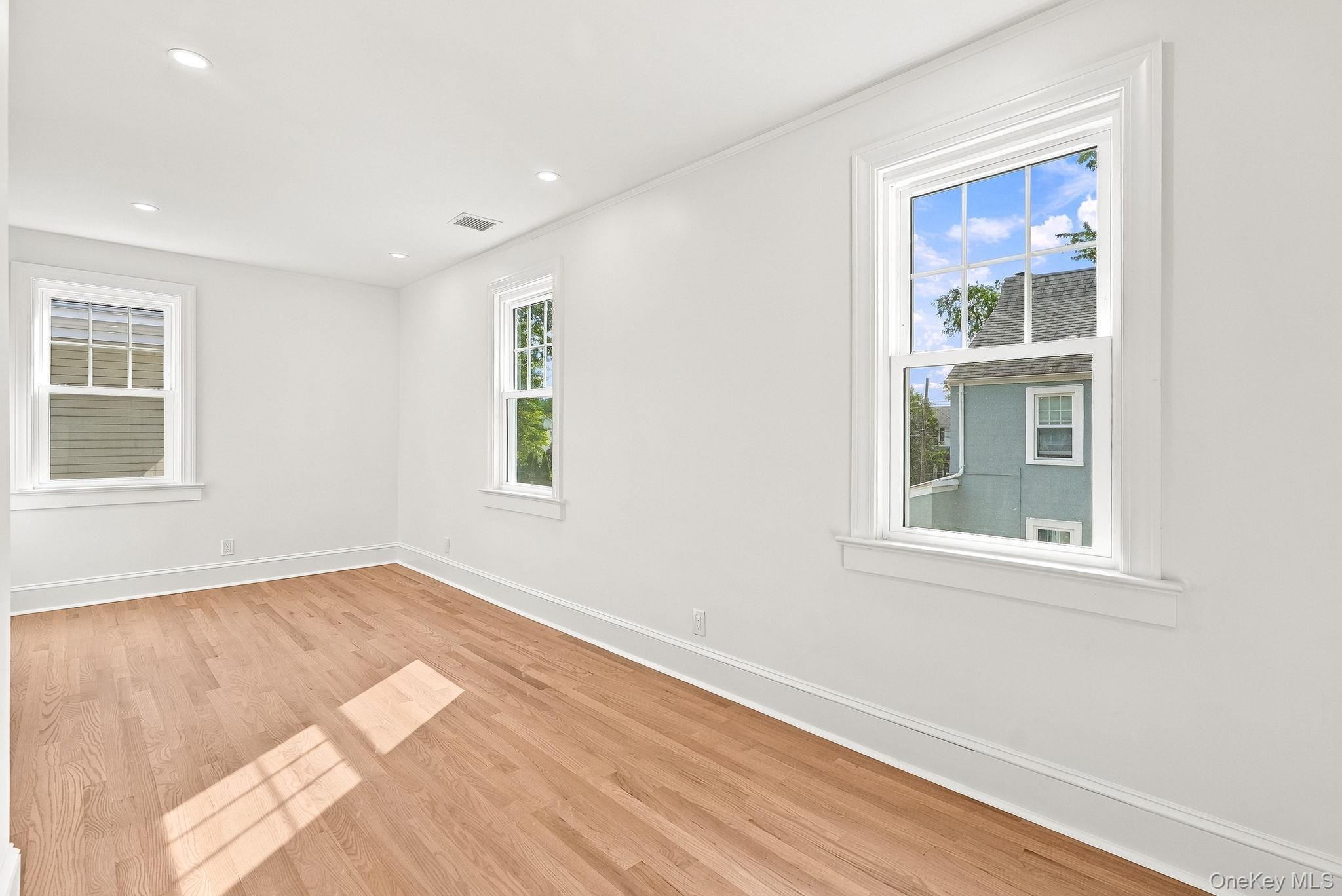 Single Family Robert Avenue Westchester County, NY 10573, MLS-1050182-33