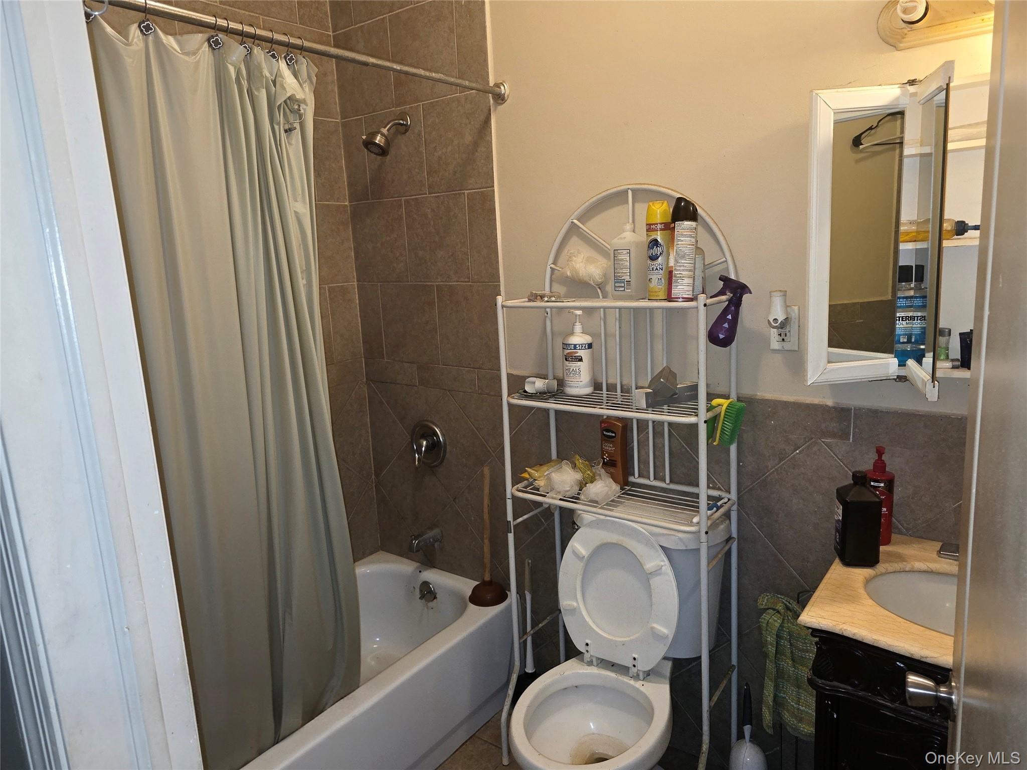 Single Family Hollis Avenue Queens, NY 11429, MLS-1050196-20