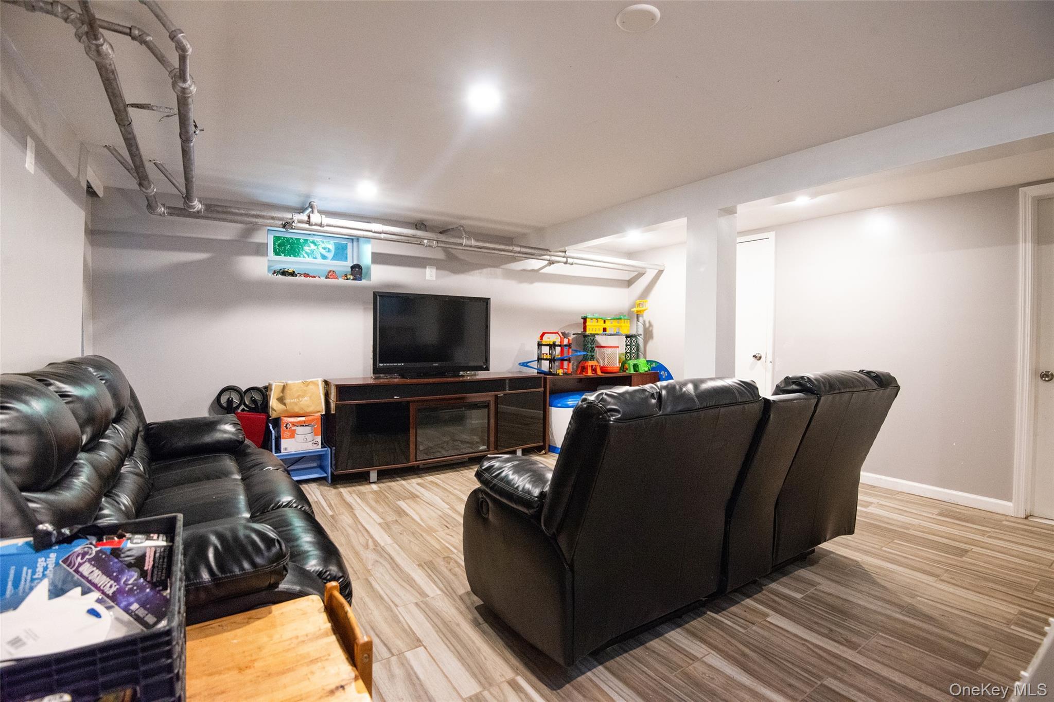 Single Family Emmett Terrace Westchester County, NY 10805, MLS-1050199-27