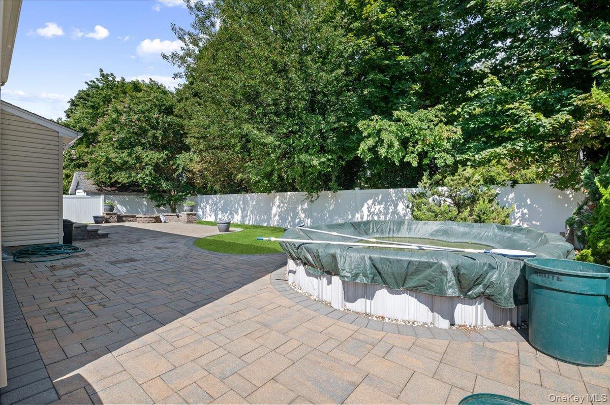 Single Family Koelbel Court  Nassau County, NY 11510, MLS-1050230-39