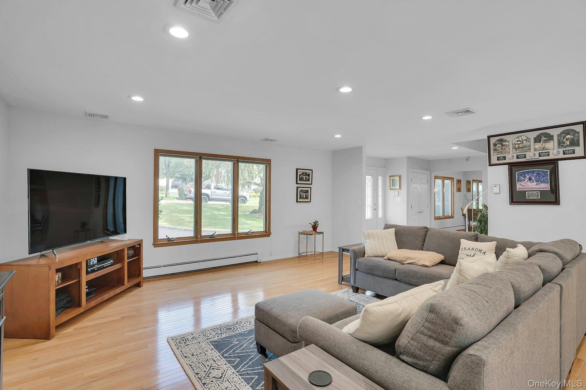 Single Family Cedar Ridge Lane  Suffolk County, NY 11746, MLS-1050269-12
