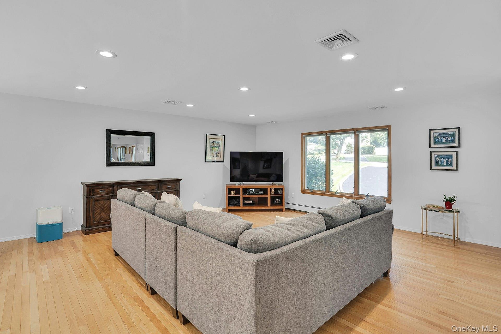Single Family Cedar Ridge Lane  Suffolk County, NY 11746, MLS-1050269-16