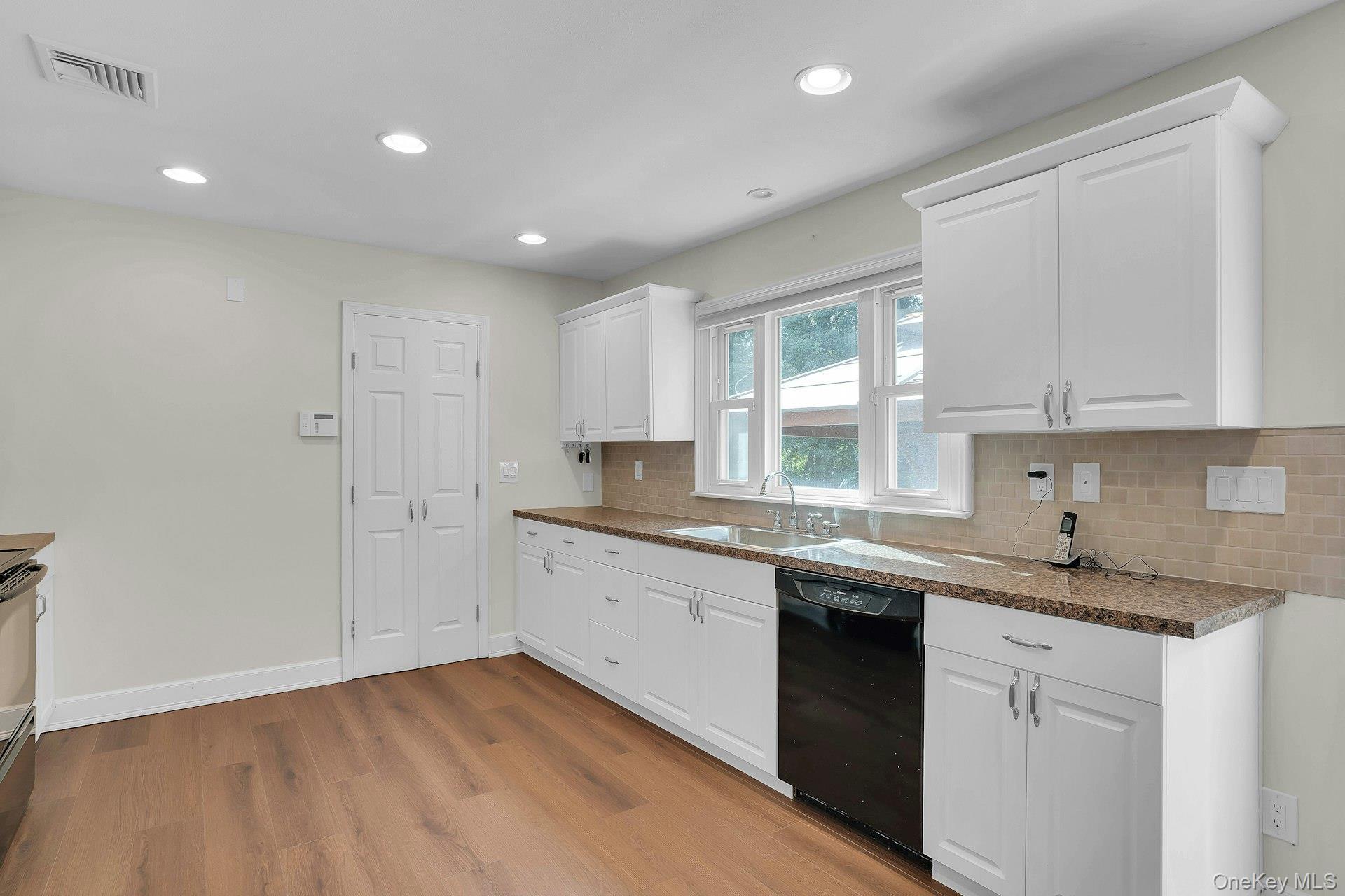 Single Family Cedar Ridge Lane  Suffolk County, NY 11746, MLS-1050269-22