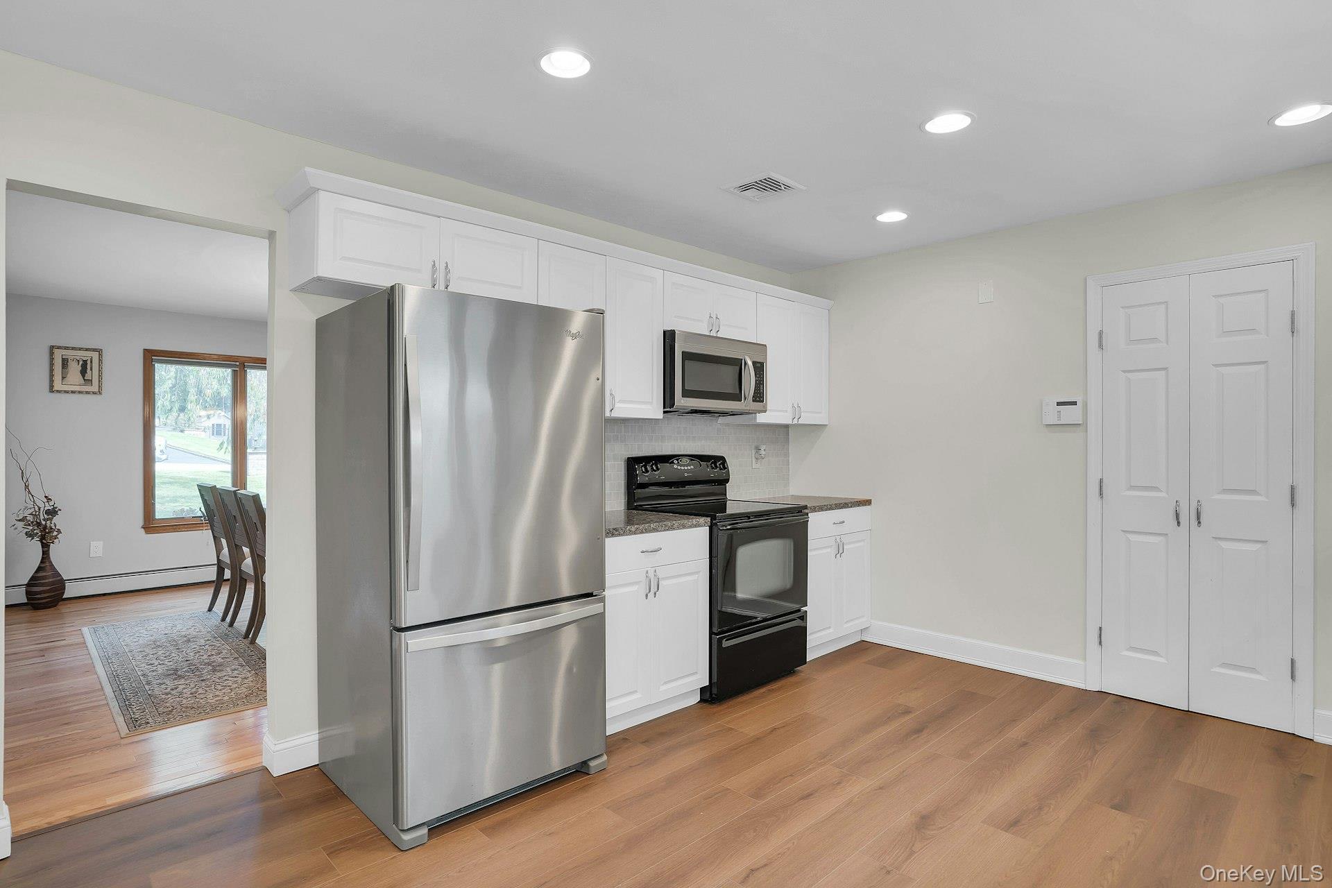 Single Family Cedar Ridge Lane  Suffolk County, NY 11746, MLS-1050269-23