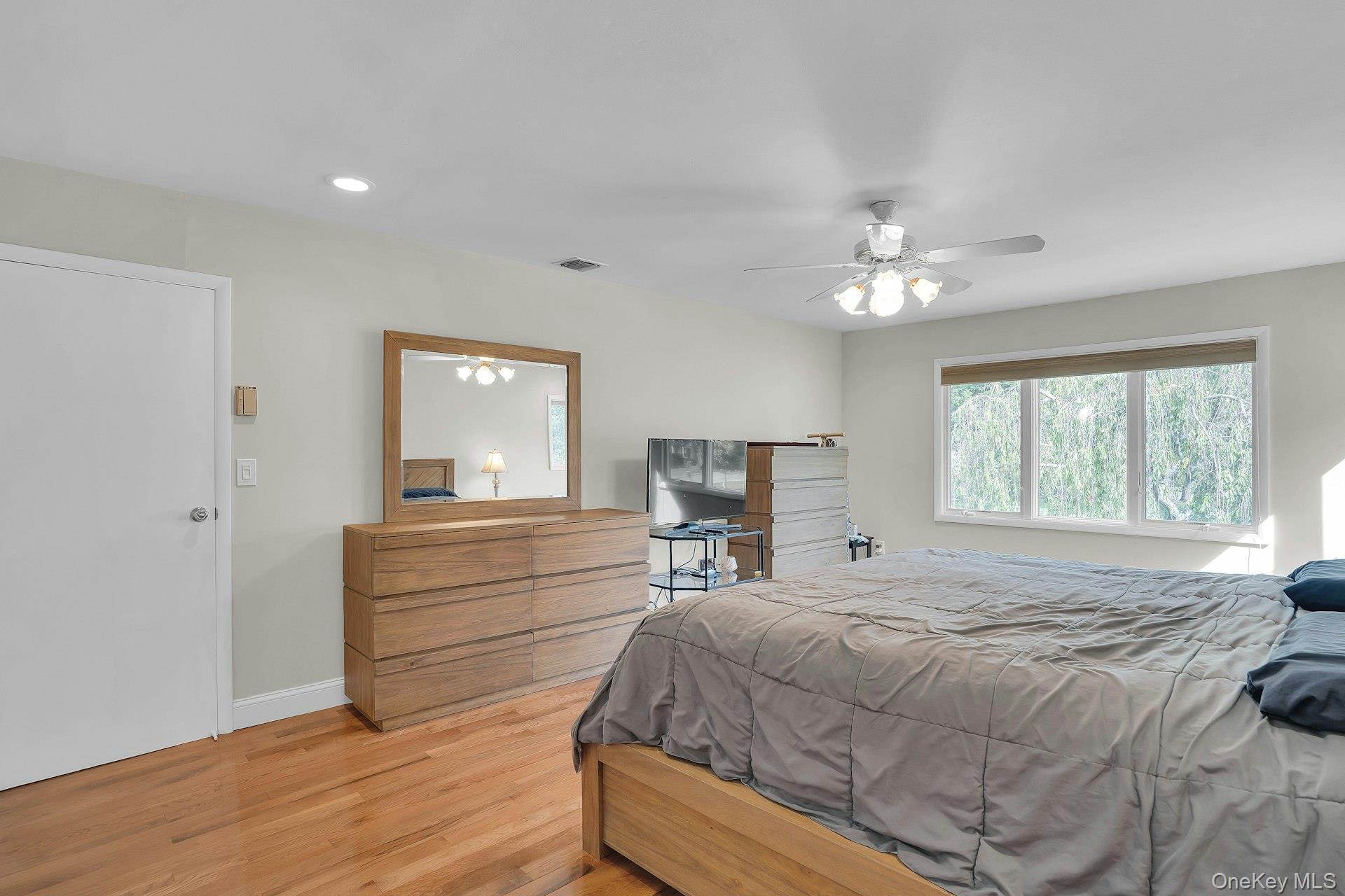 Single Family Cedar Ridge Lane  Suffolk County, NY 11746, MLS-1050269-33