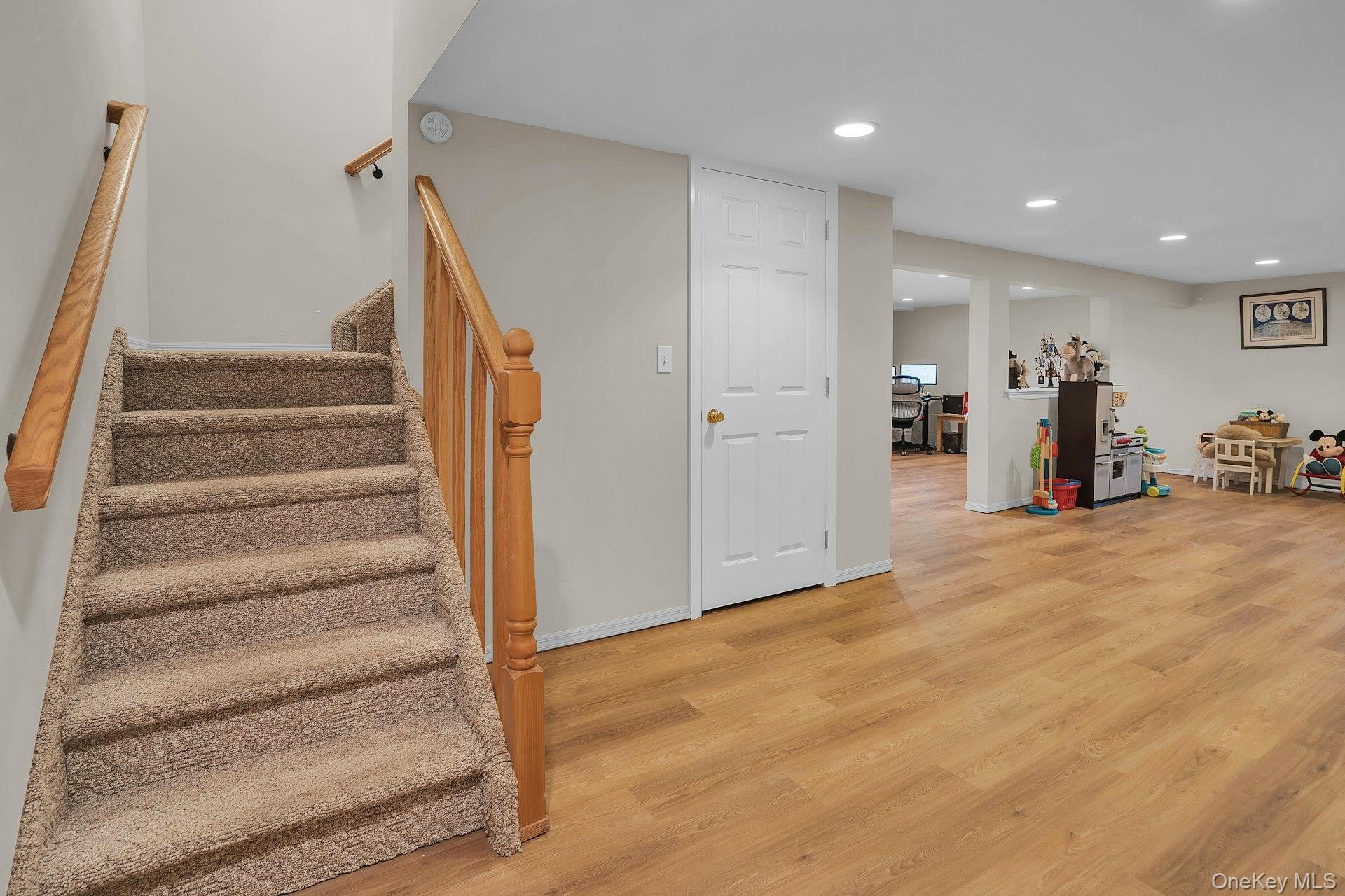 Single Family Cedar Ridge Lane  Suffolk County, NY 11746, MLS-1050269-36