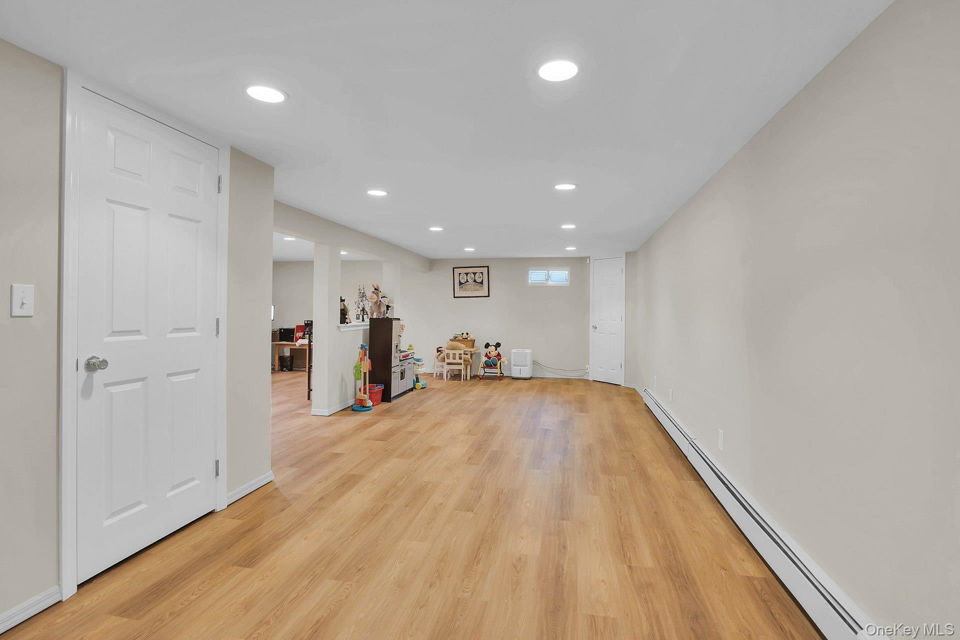 Single Family Cedar Ridge Lane  Suffolk County, NY 11746, MLS-1050269-37