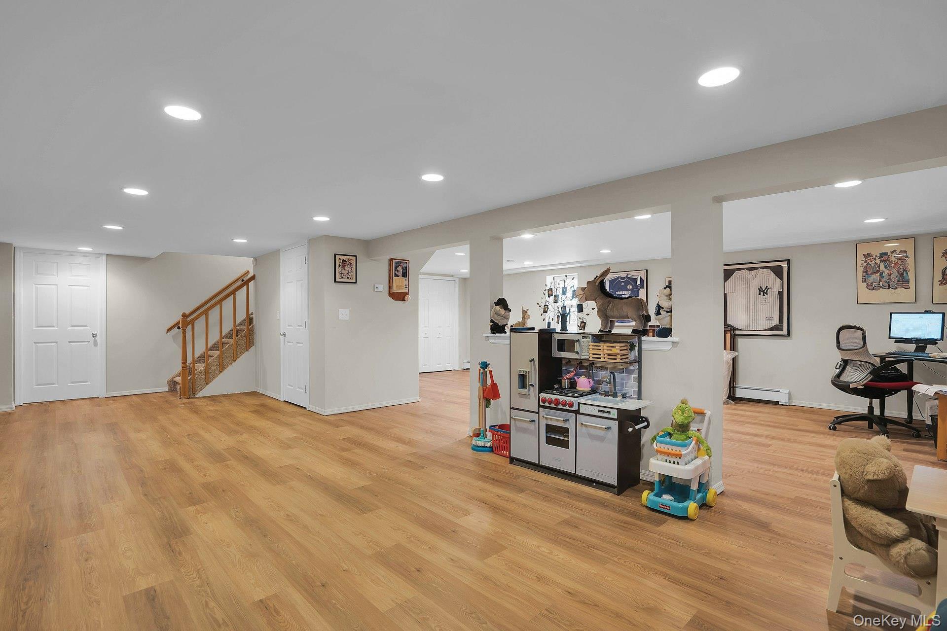 Single Family Cedar Ridge Lane  Suffolk County, NY 11746, MLS-1050269-38