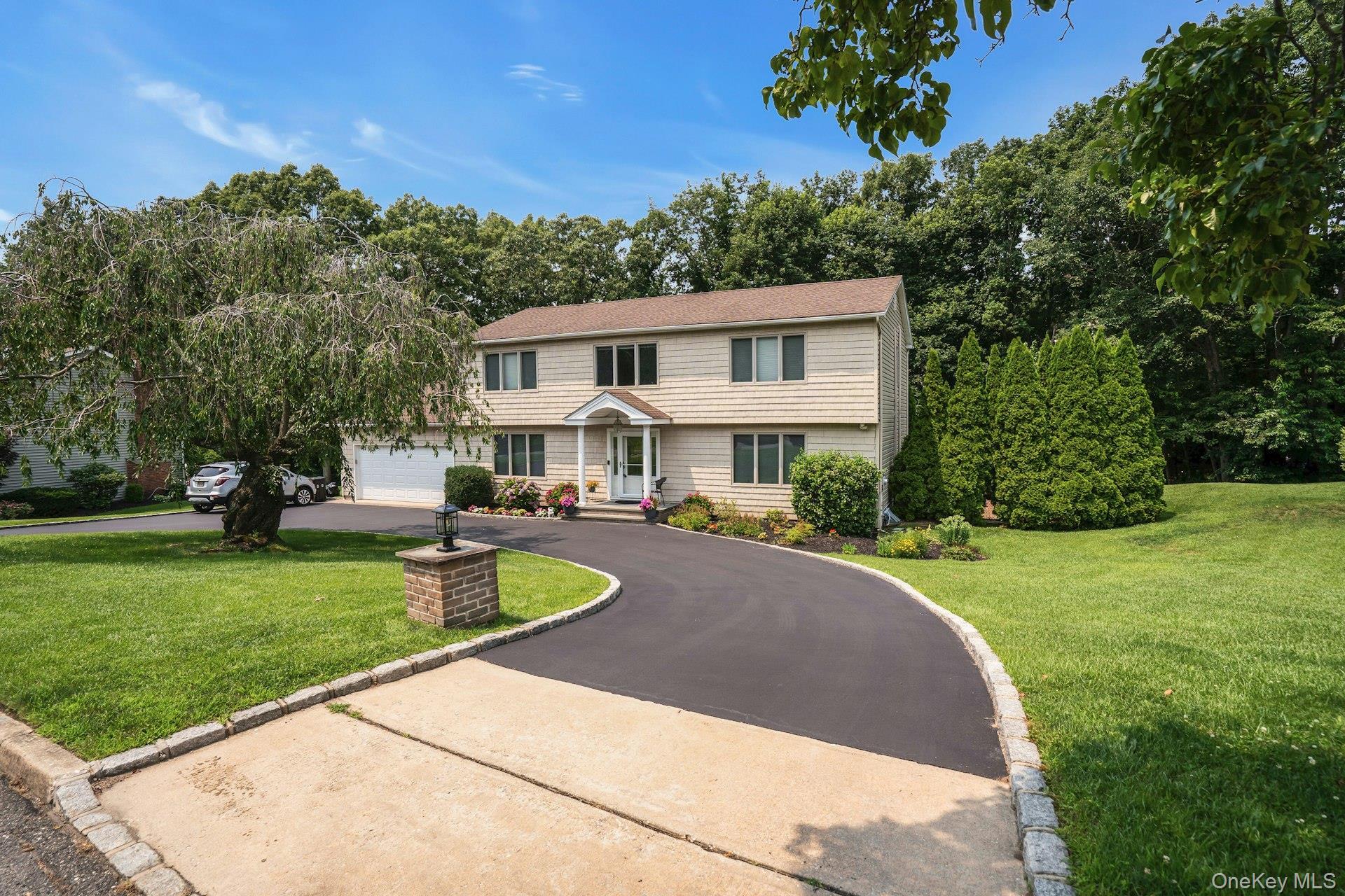 Single Family Cedar Ridge Lane  Suffolk County, NY 11746, MLS-1050269-4