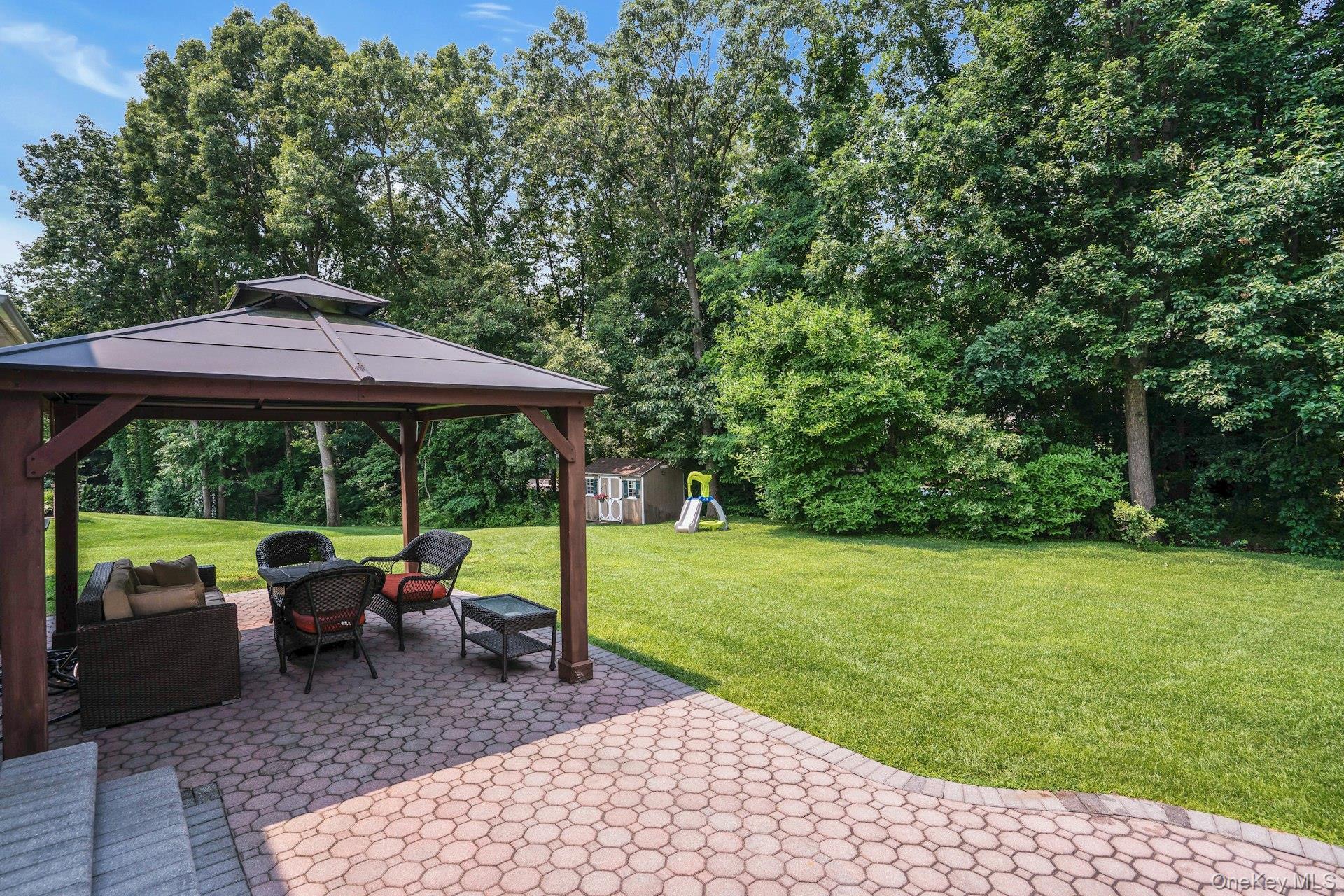 Single Family Cedar Ridge Lane  Suffolk County, NY 11746, MLS-1050269-42