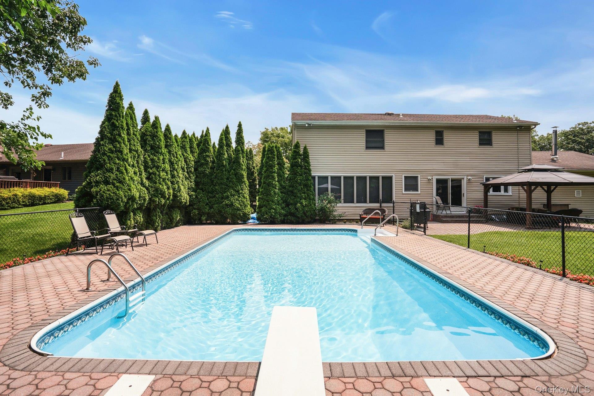 Single Family Cedar Ridge Lane  Suffolk County, NY 11746, MLS-1050269-43