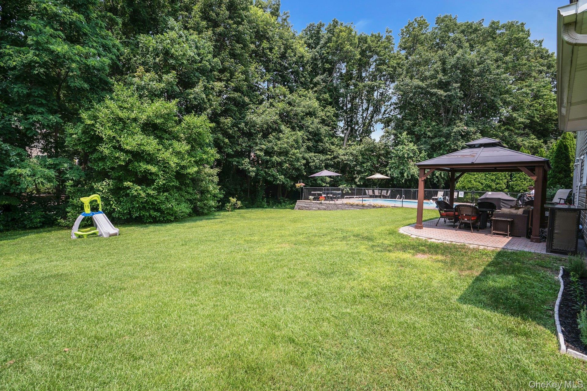 Single Family Cedar Ridge Lane  Suffolk County, NY 11746, MLS-1050269-44