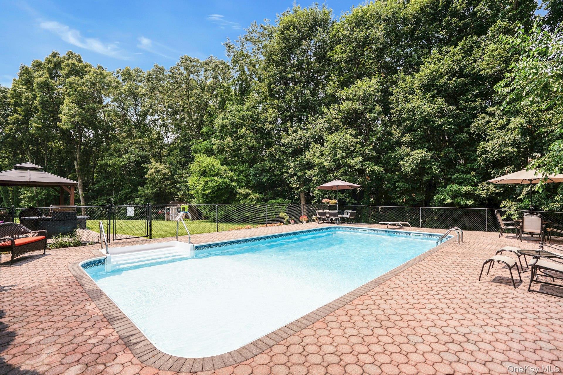 Single Family Cedar Ridge Lane  Suffolk County, NY 11746, MLS-1050269-45