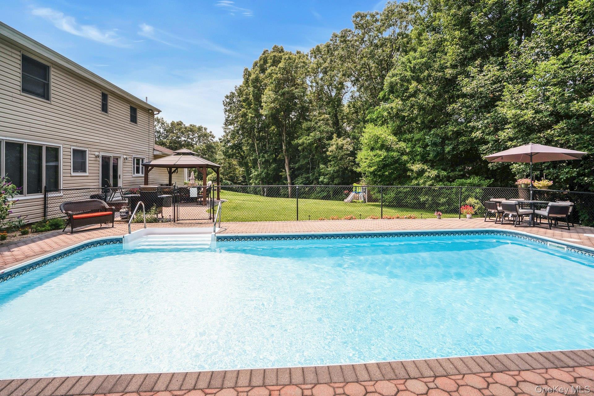 Single Family Cedar Ridge Lane  Suffolk County, NY 11746, MLS-1050269-46