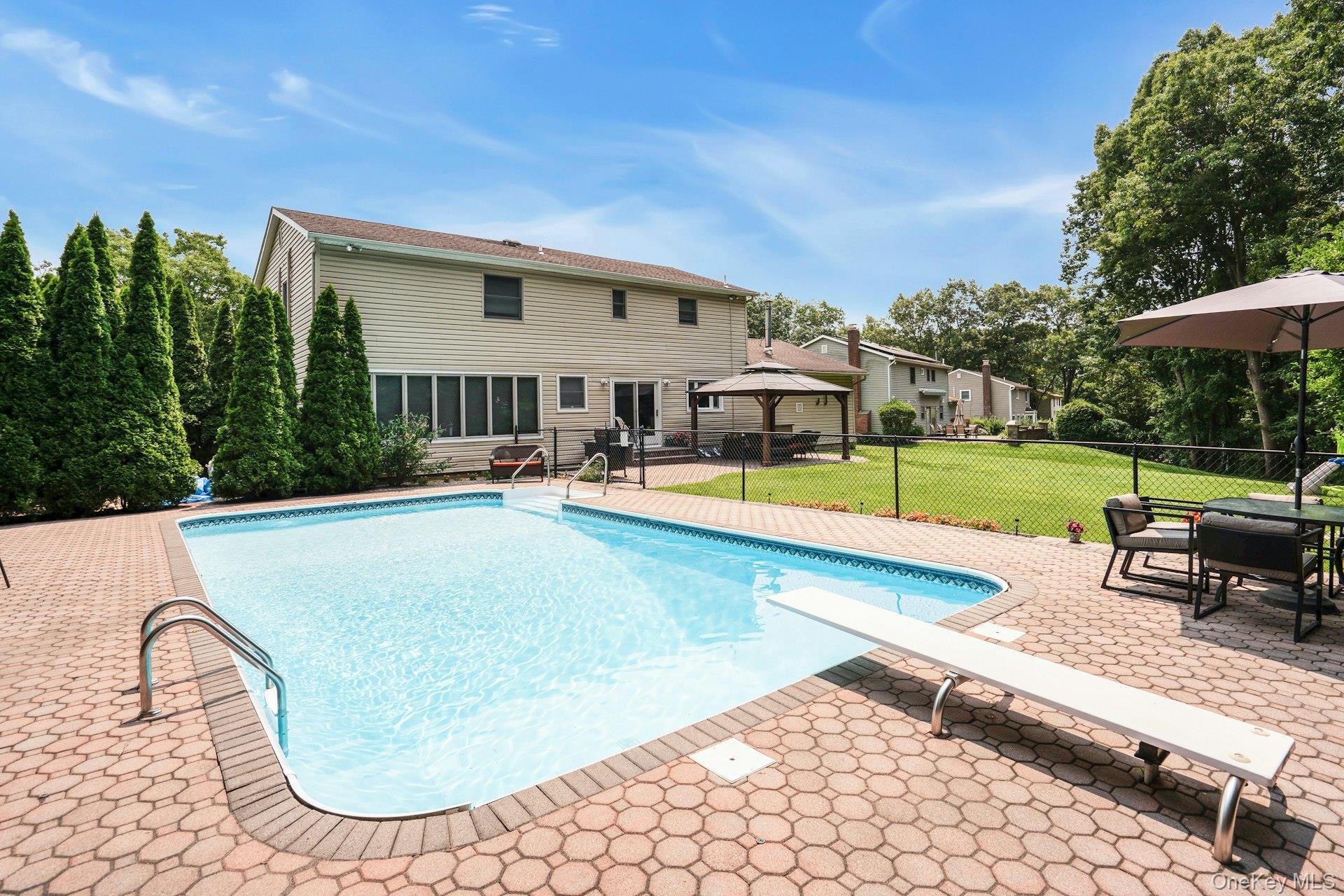 Single Family Cedar Ridge Lane  Suffolk County, NY 11746, MLS-1050269-47