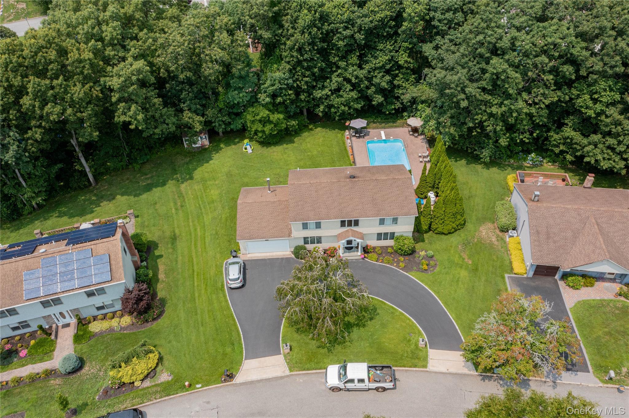 Single Family Cedar Ridge Lane  Suffolk County, NY 11746, MLS-1050269-49
