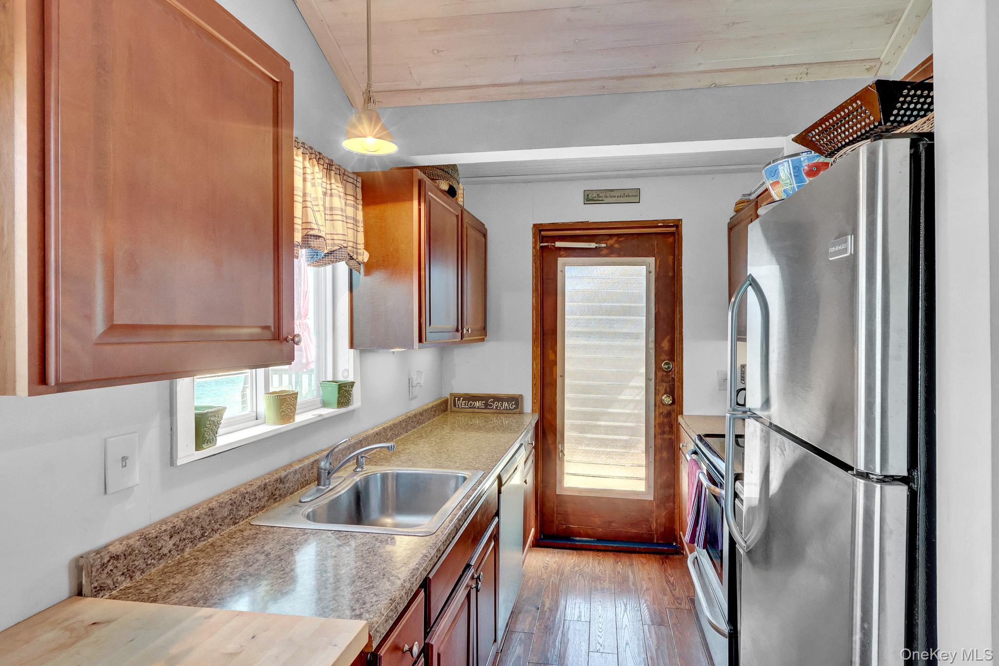 Single Family Beach Hill Drive Suffolk County, NY 11933, MLS-1050270-10