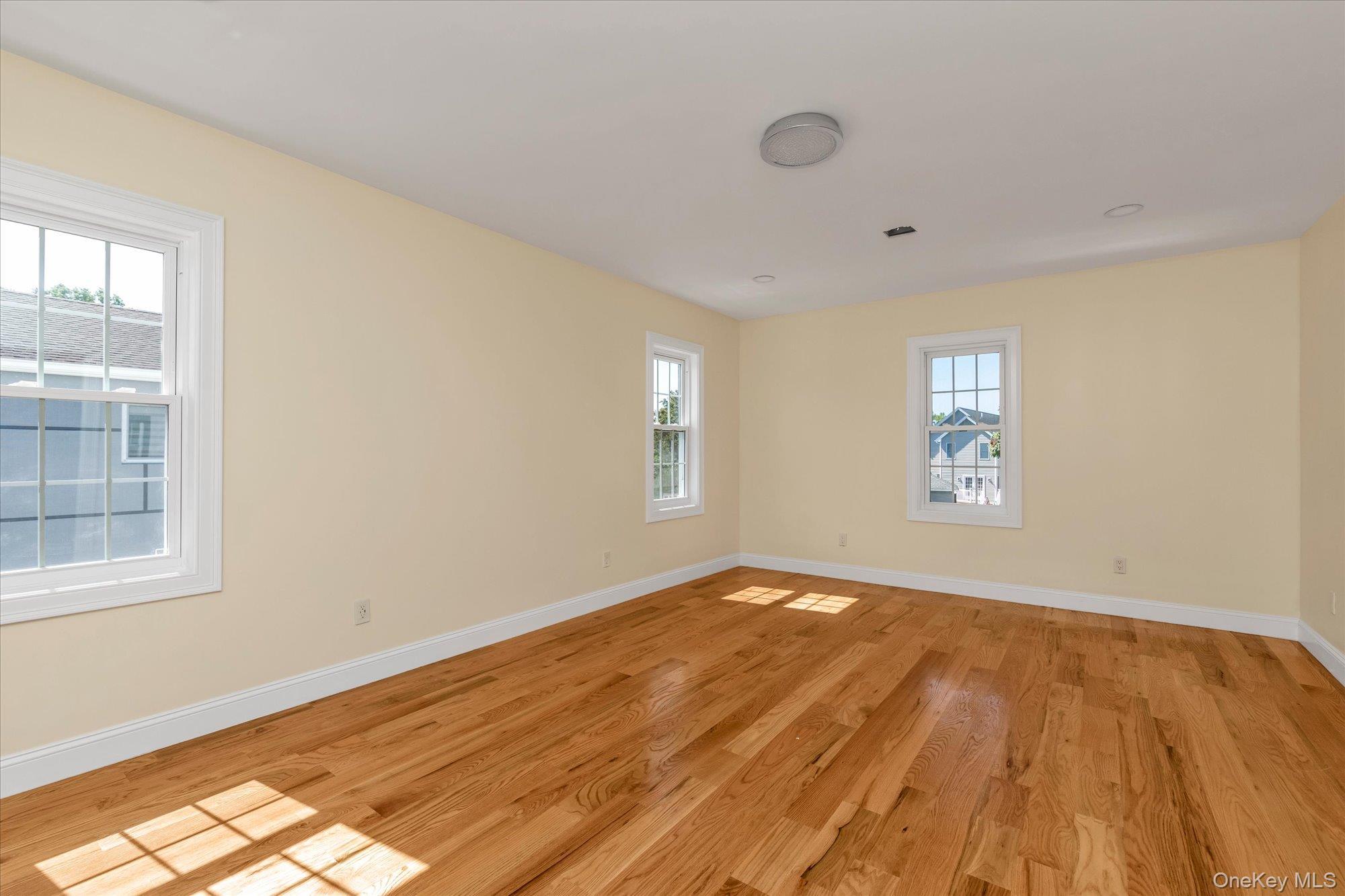 Single Family 2nd Street Nassau County, NY 11563, MLS-1050279-13