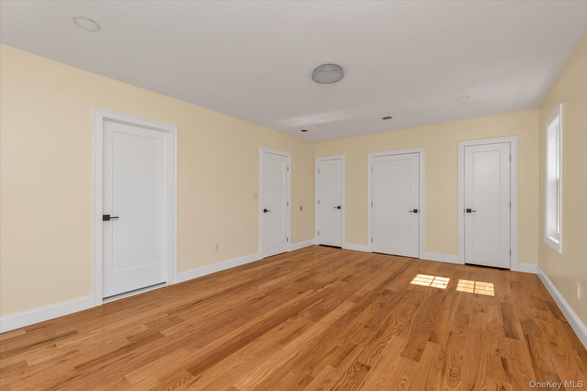 Single Family 2nd Street Nassau County, NY 11563, MLS-1050279-14