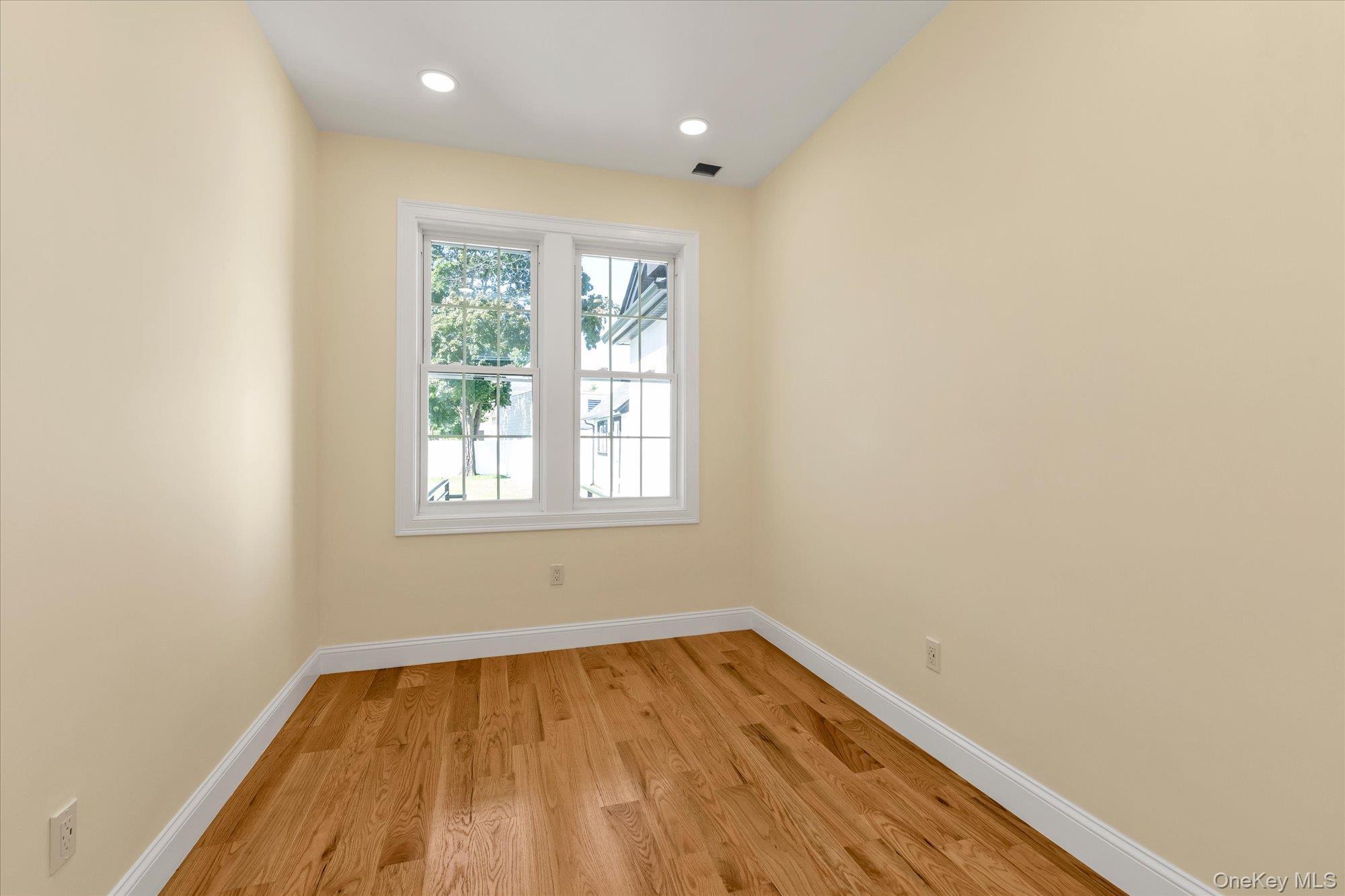 Single Family 2nd Street Nassau County, NY 11563, MLS-1050279-8